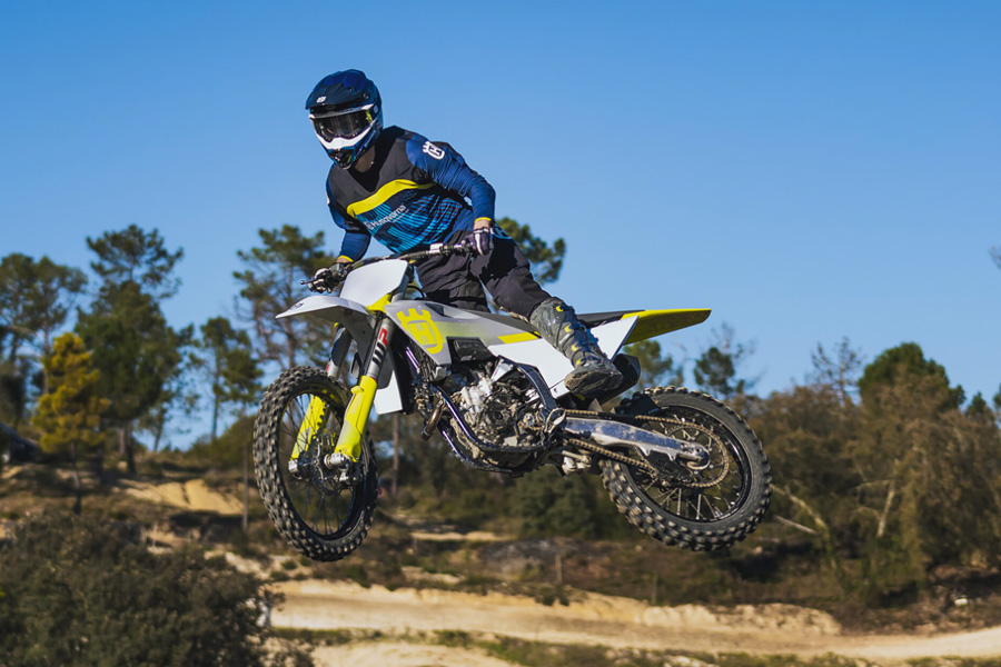 2024 Husqvarna FC 250 4-stroke action-1