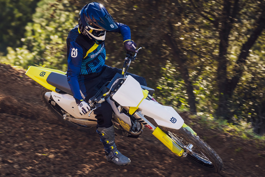 2024 Husqvarna FC 250 4-stroke action-3