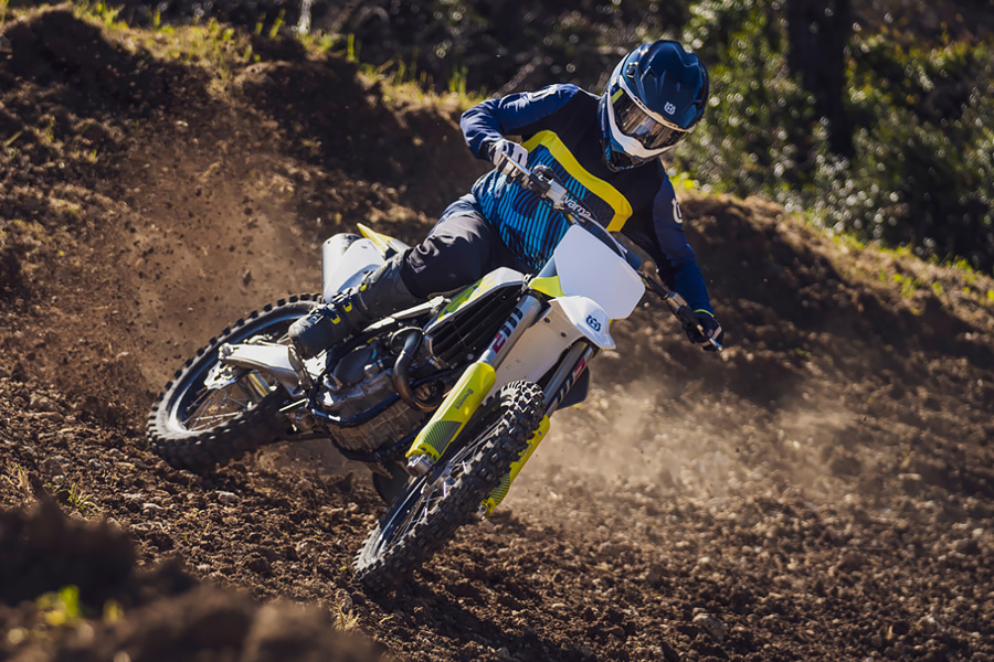 2024 Husqvarna FC 250 4-stroke action-4