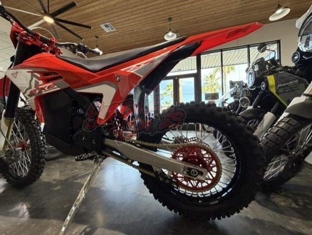 Arctic Leopard EXE 880 Enduro - Image 12