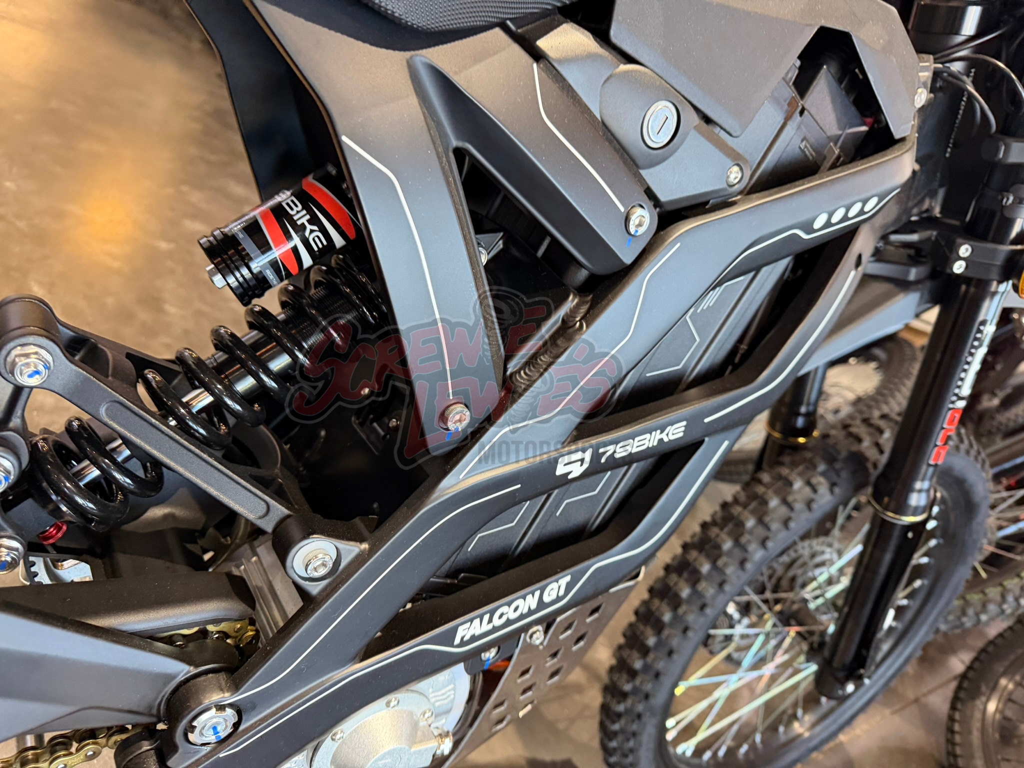 79Bike GT black body / graphics