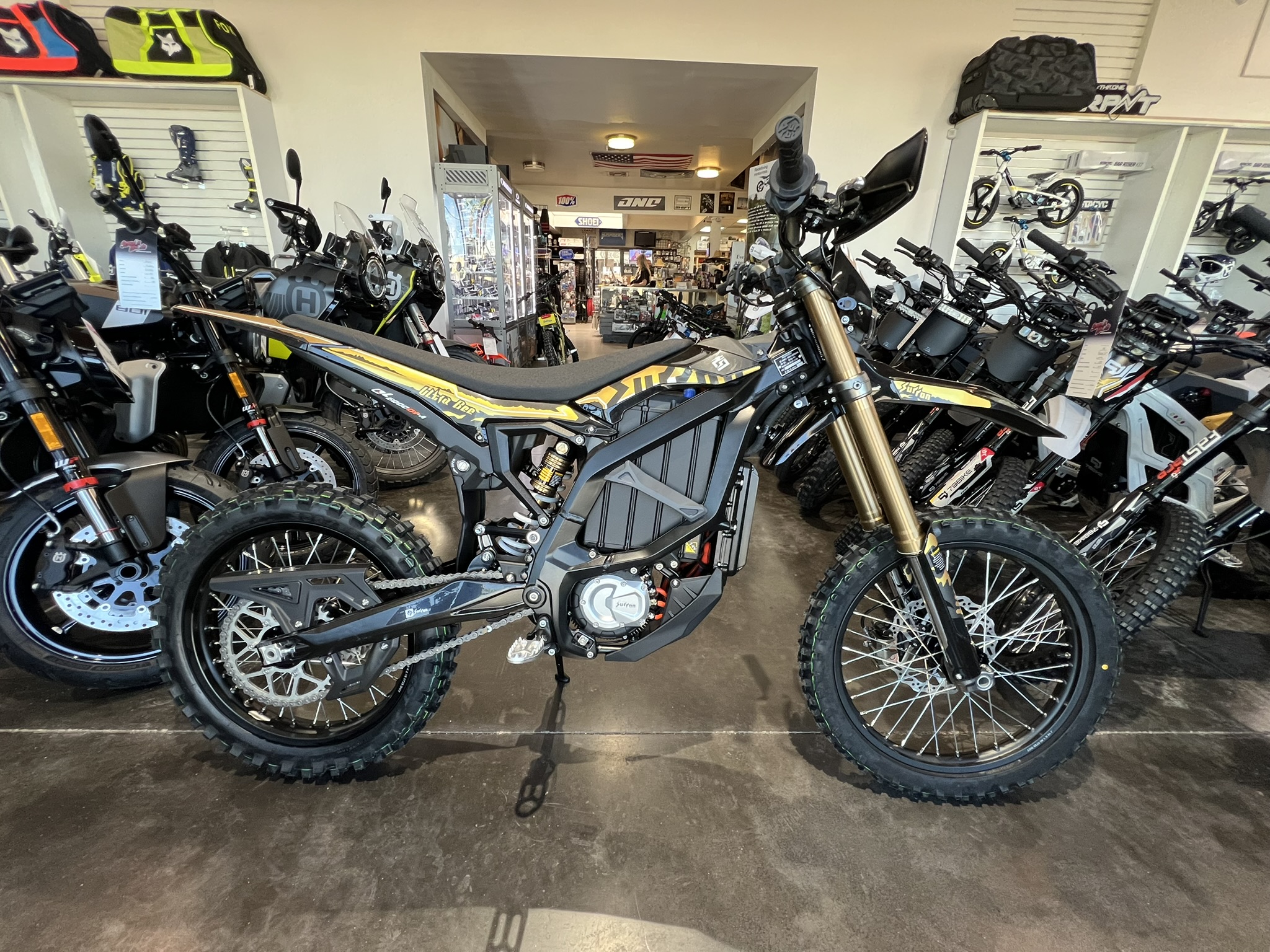 2025 surron ultra bee black left side profile