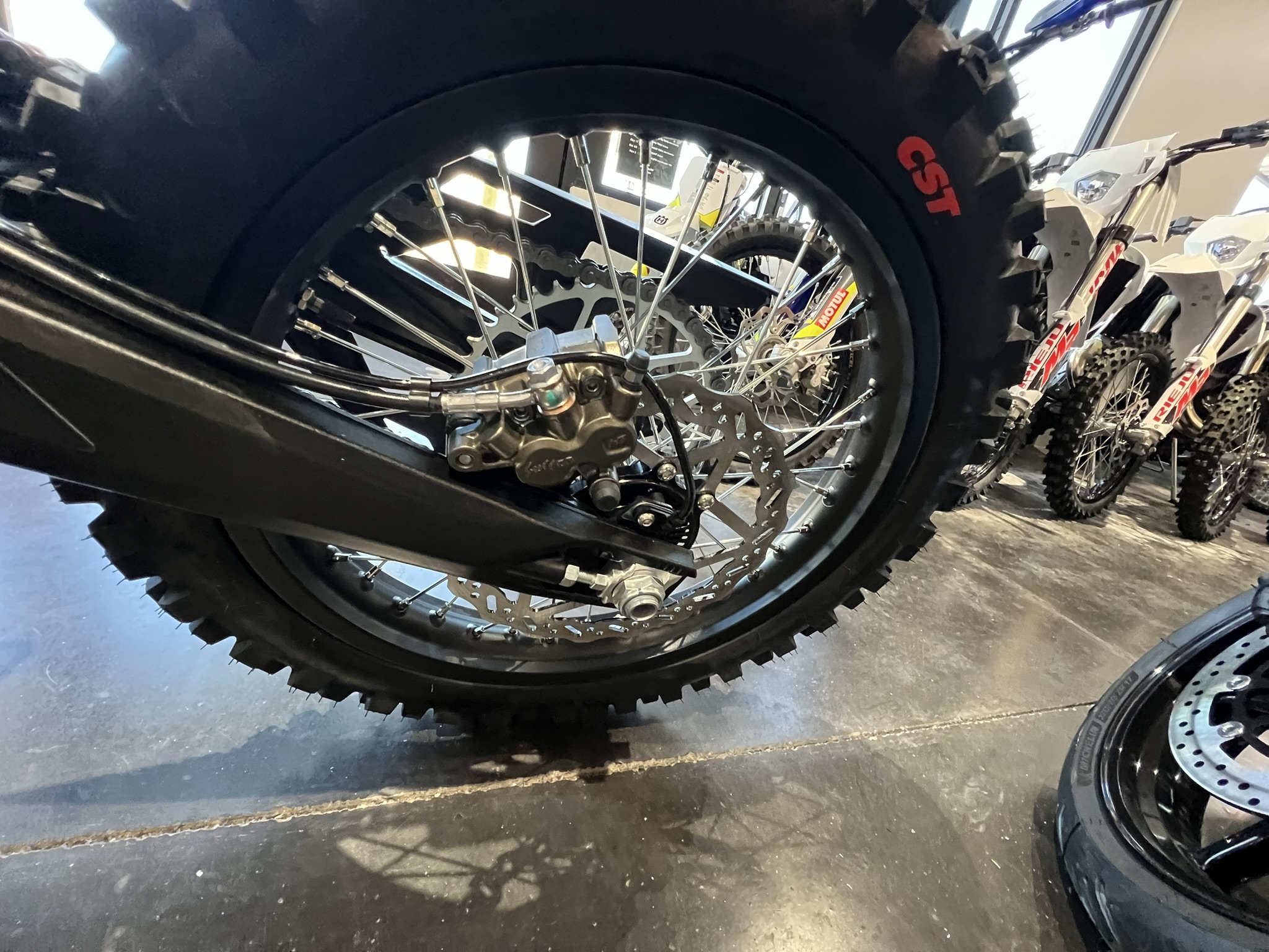 2025 surron ultra bee black rear wheel and tire