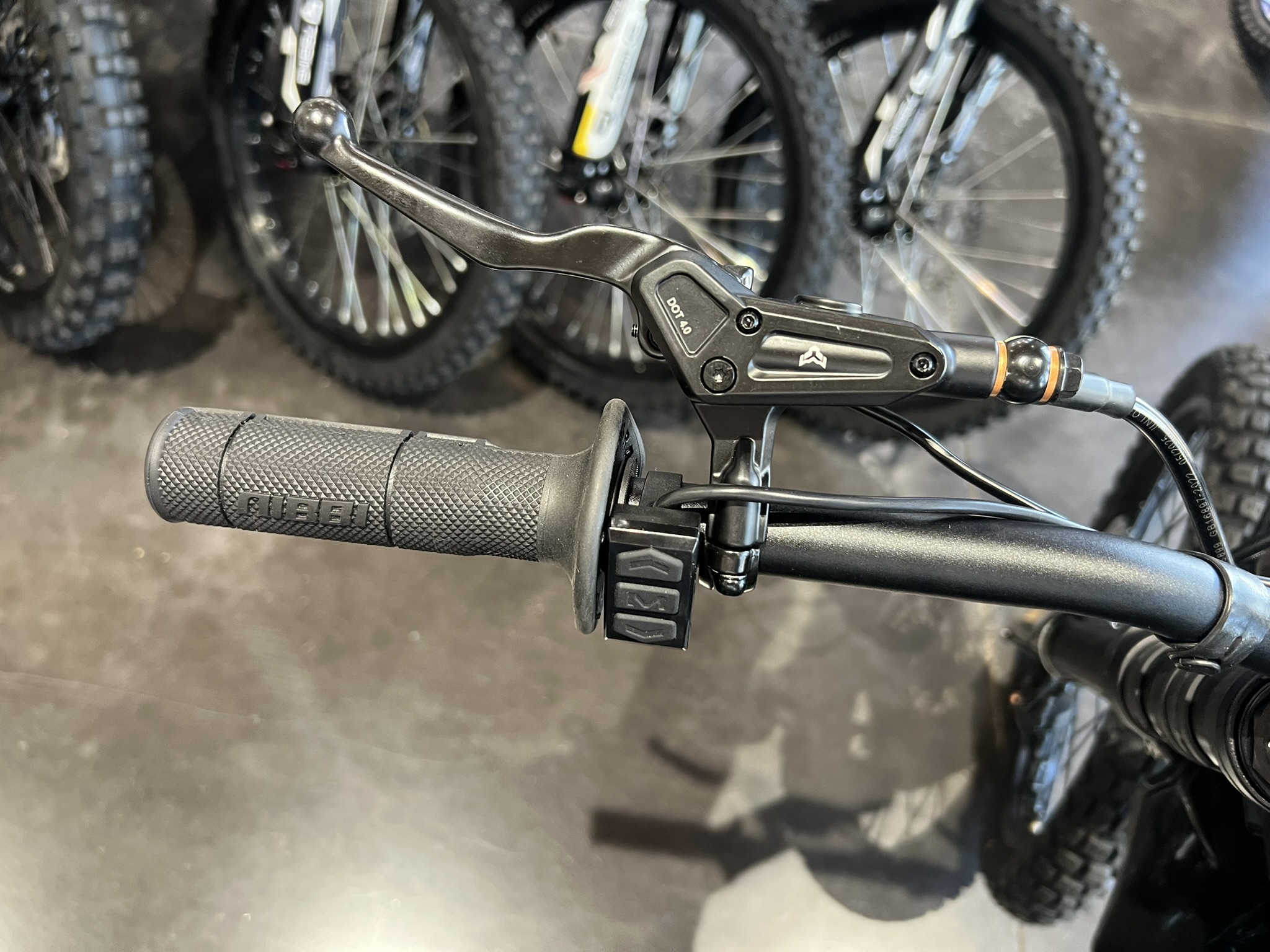 Artic Leopard xe s pro brake lever