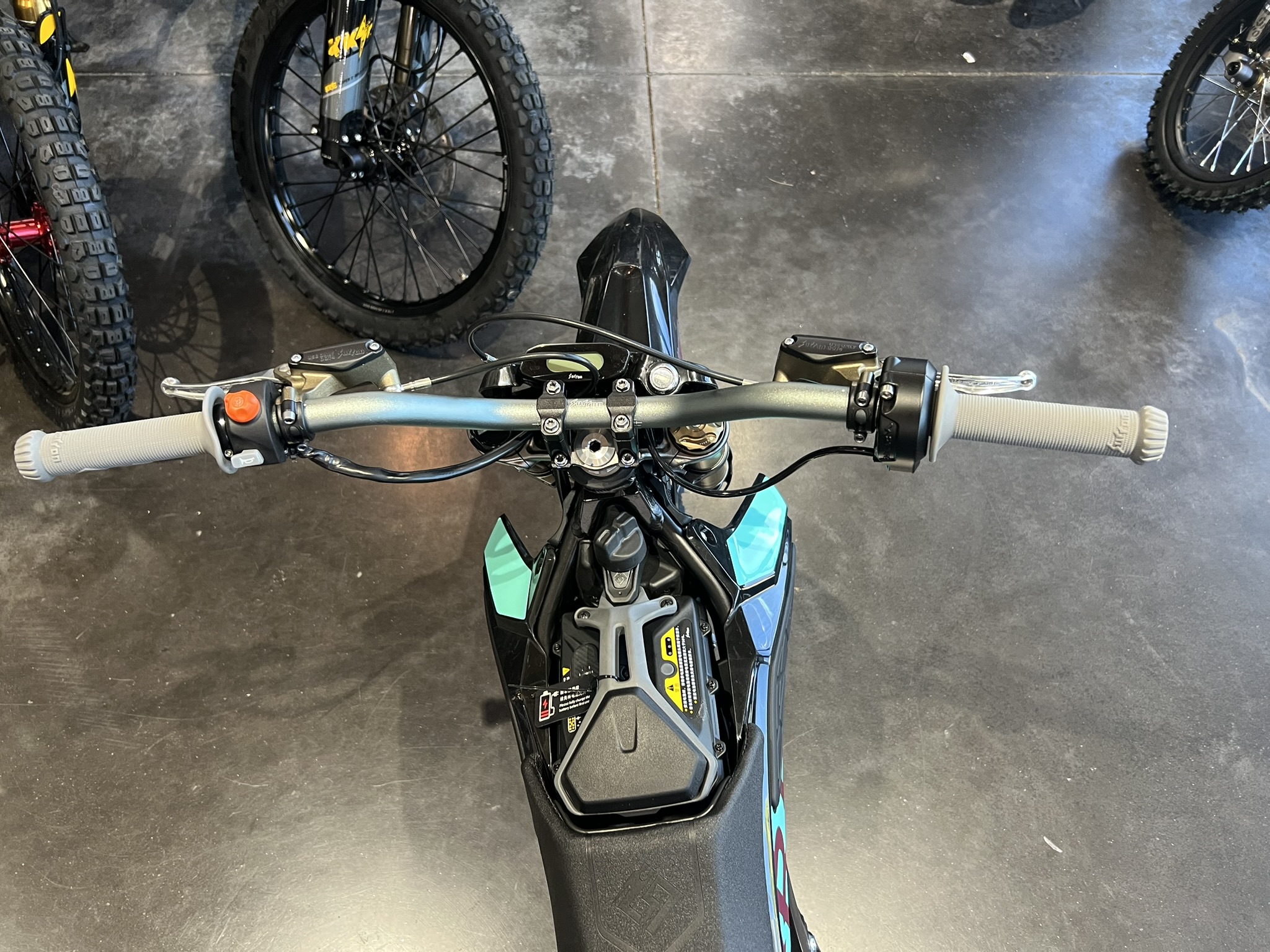blue surron hyper bee handlebars
