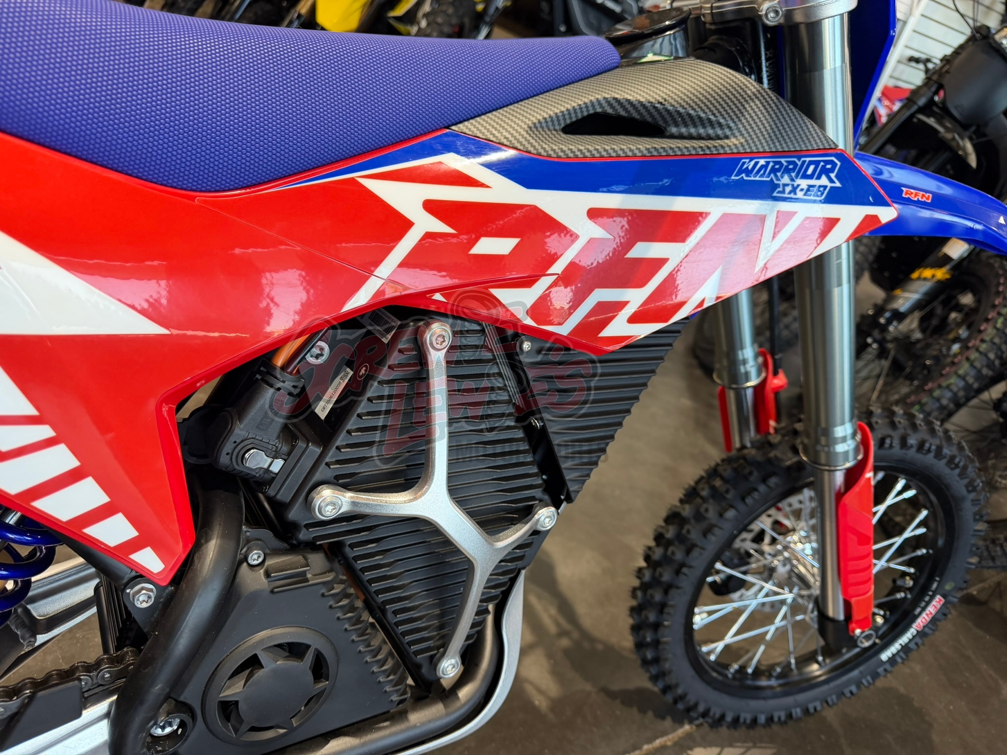 RFN Warrior SX-E8 Red White Blue - Image 4