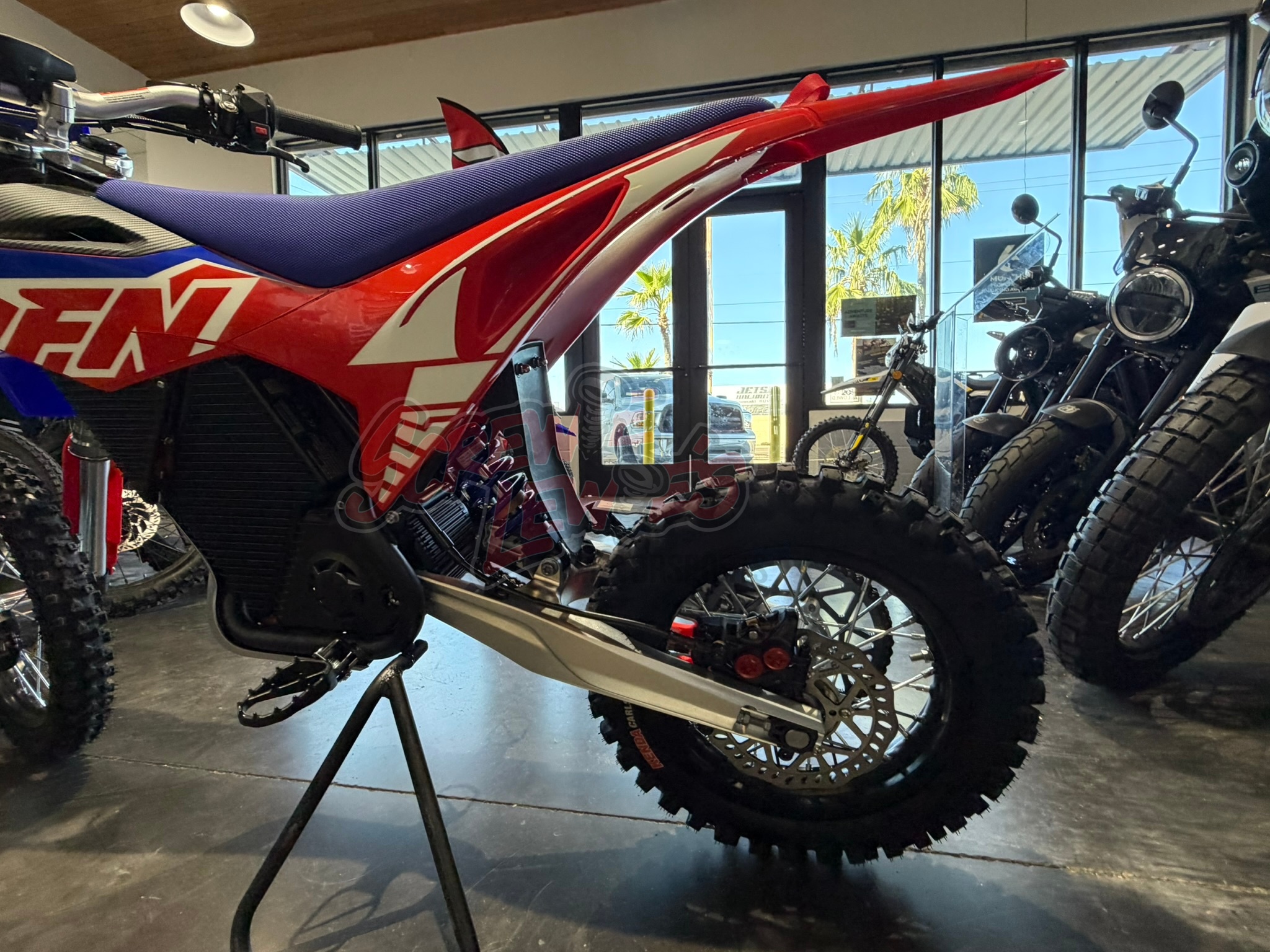 RFN Warrior SX-E8 Red White Blue - Image 9