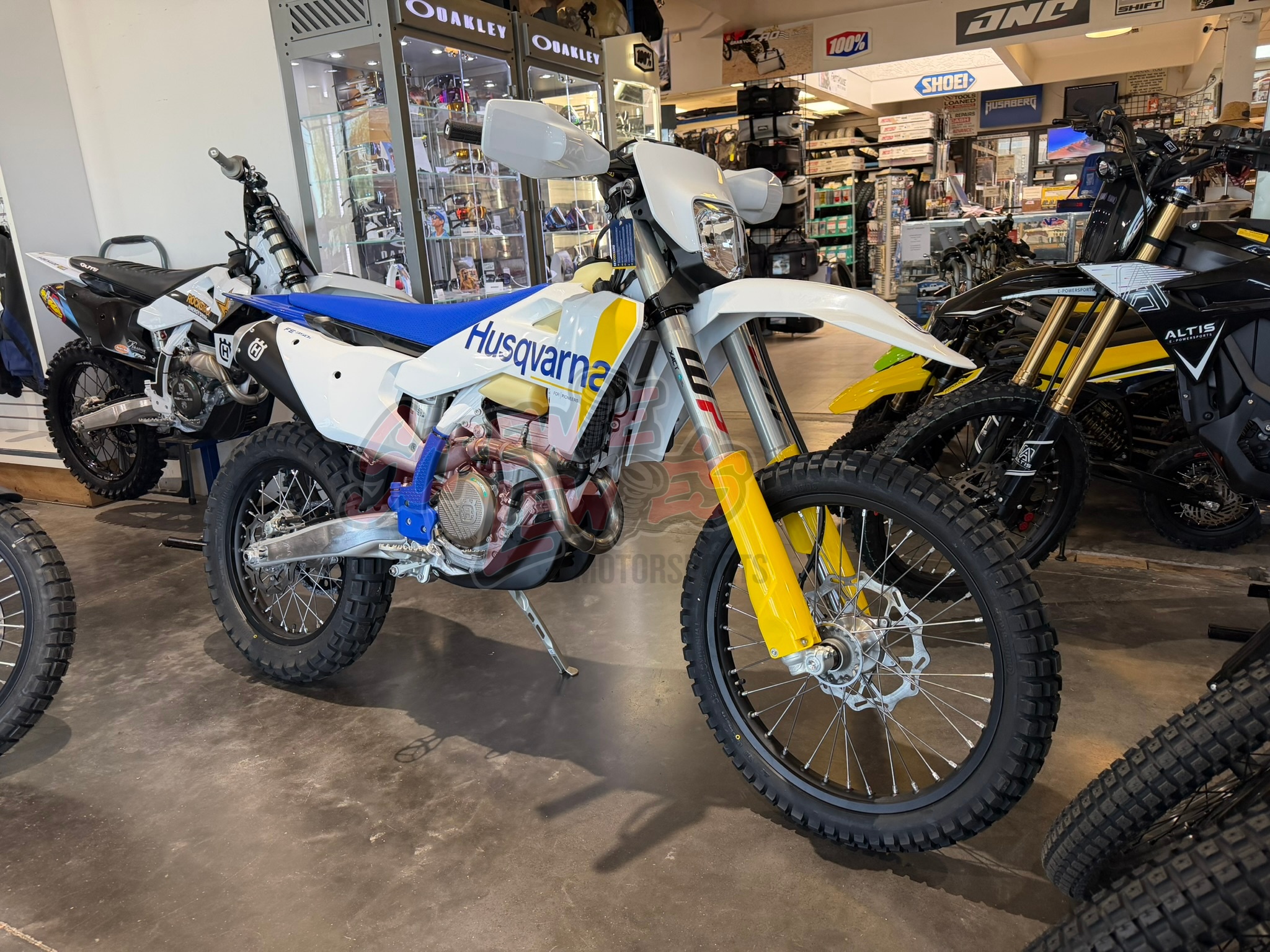 2027 Husqvarna FE 350s 4-Stroke - Image 2