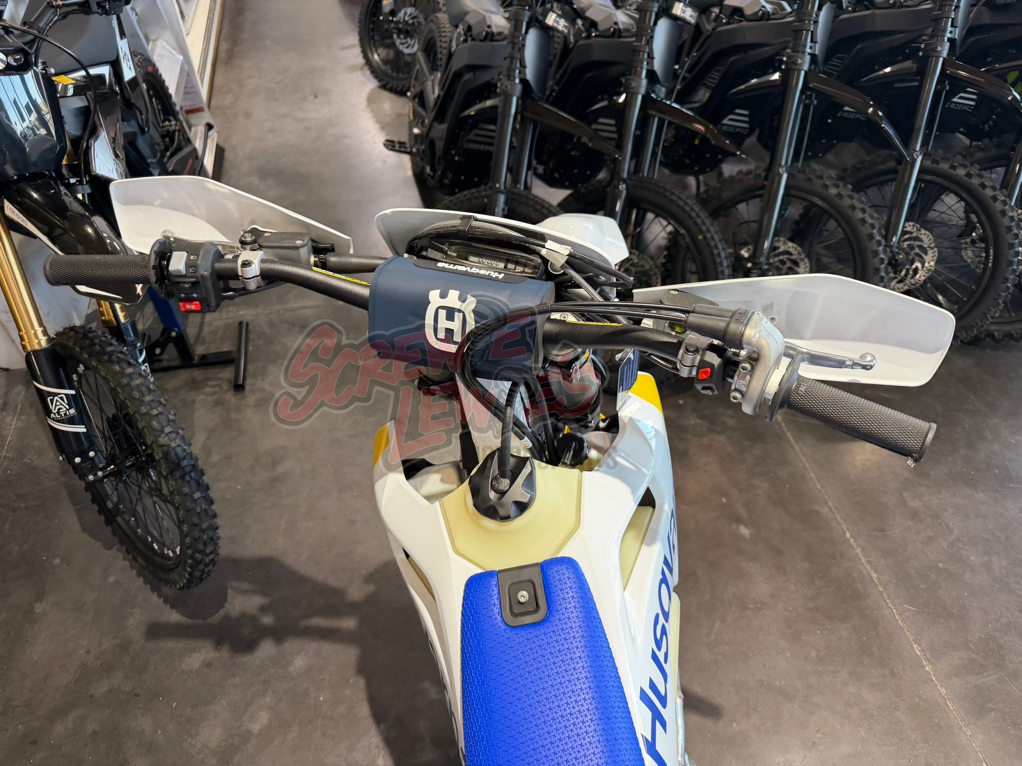 2027 Husqvarna FE 350s 4-Stroke - Image 6
