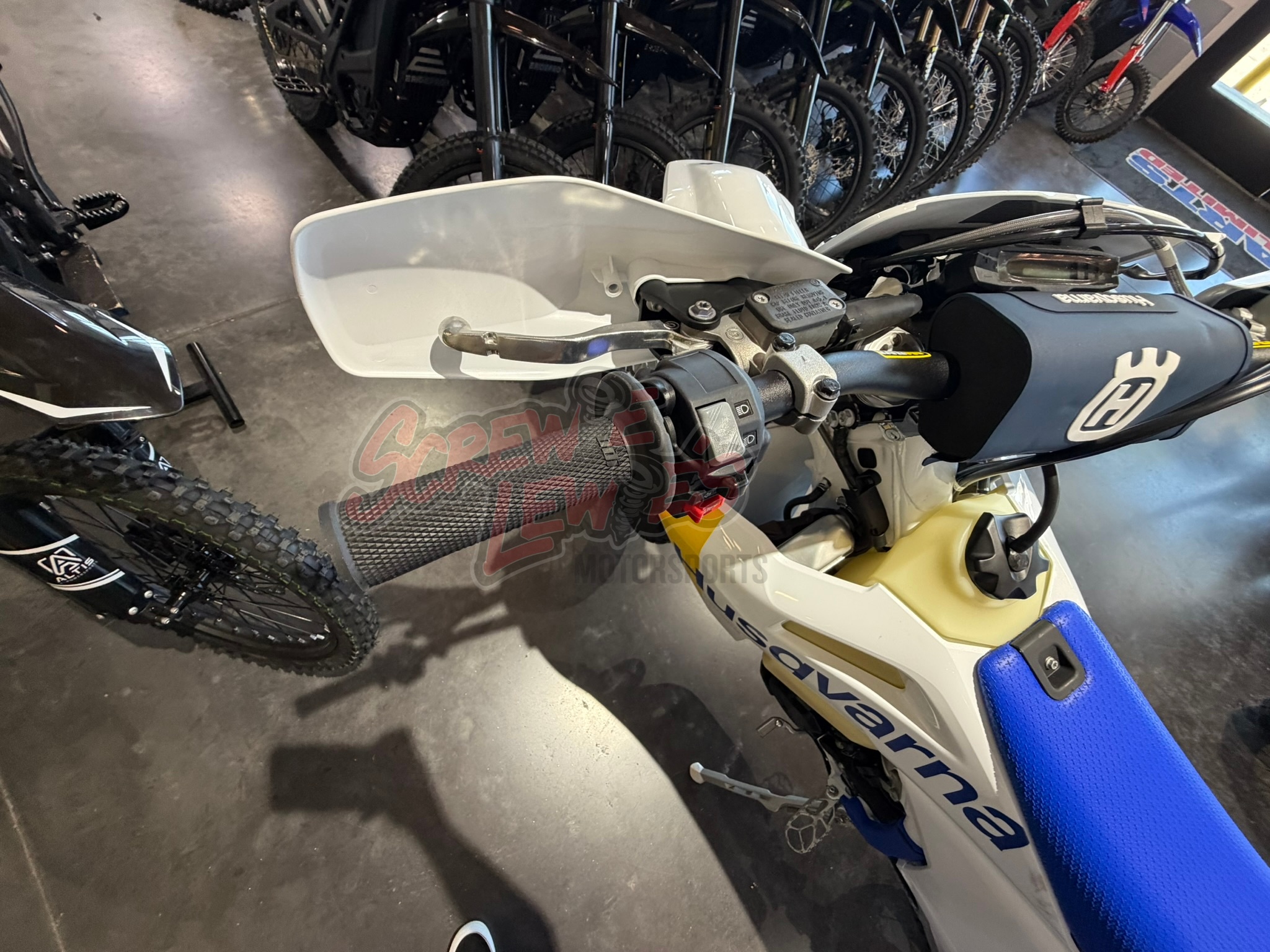 2027 Husqvarna FE 350s 4-Stroke - Image 11
