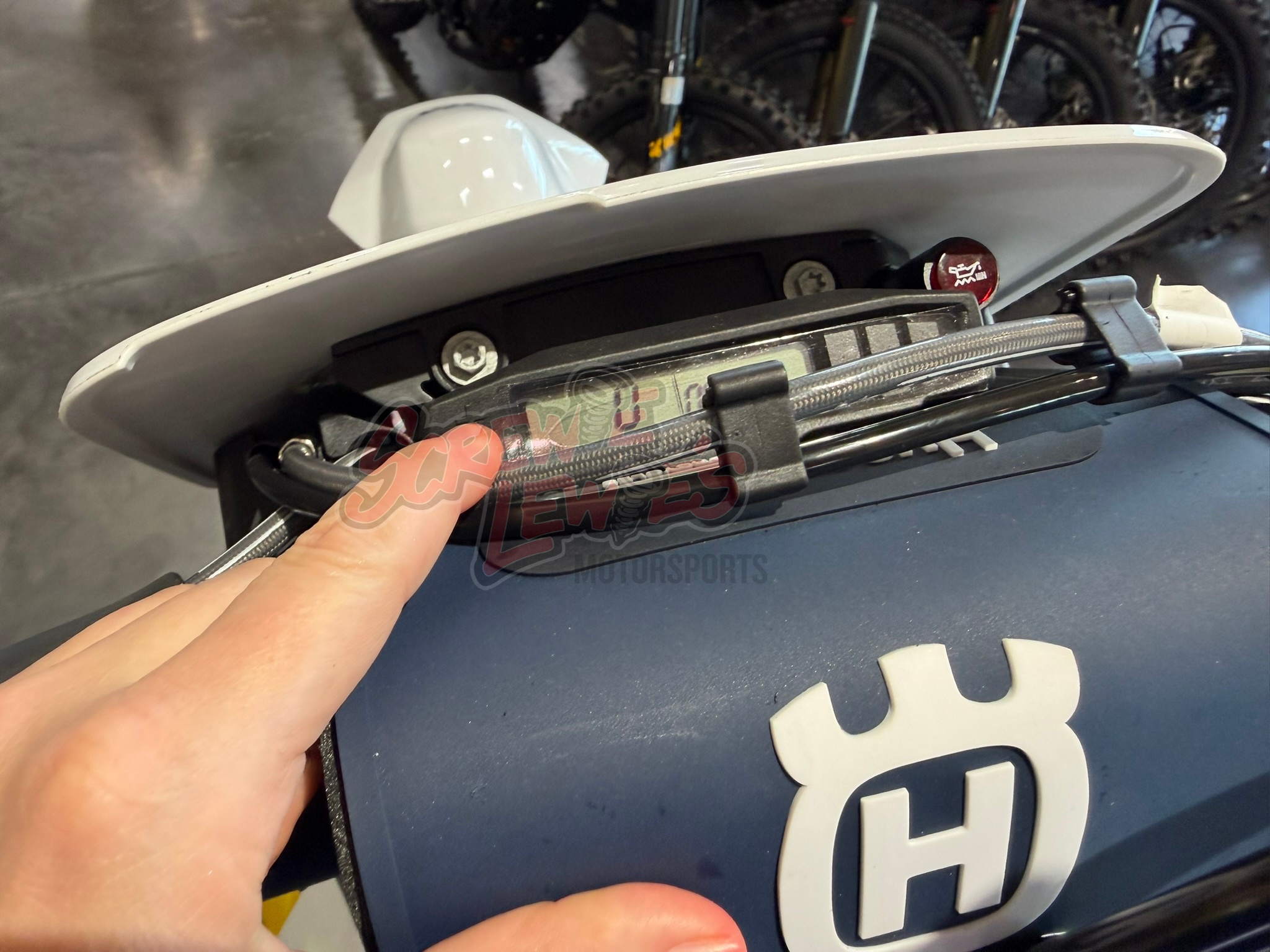 2027 Husqvarna TE 300 2-Stroke - Image 11