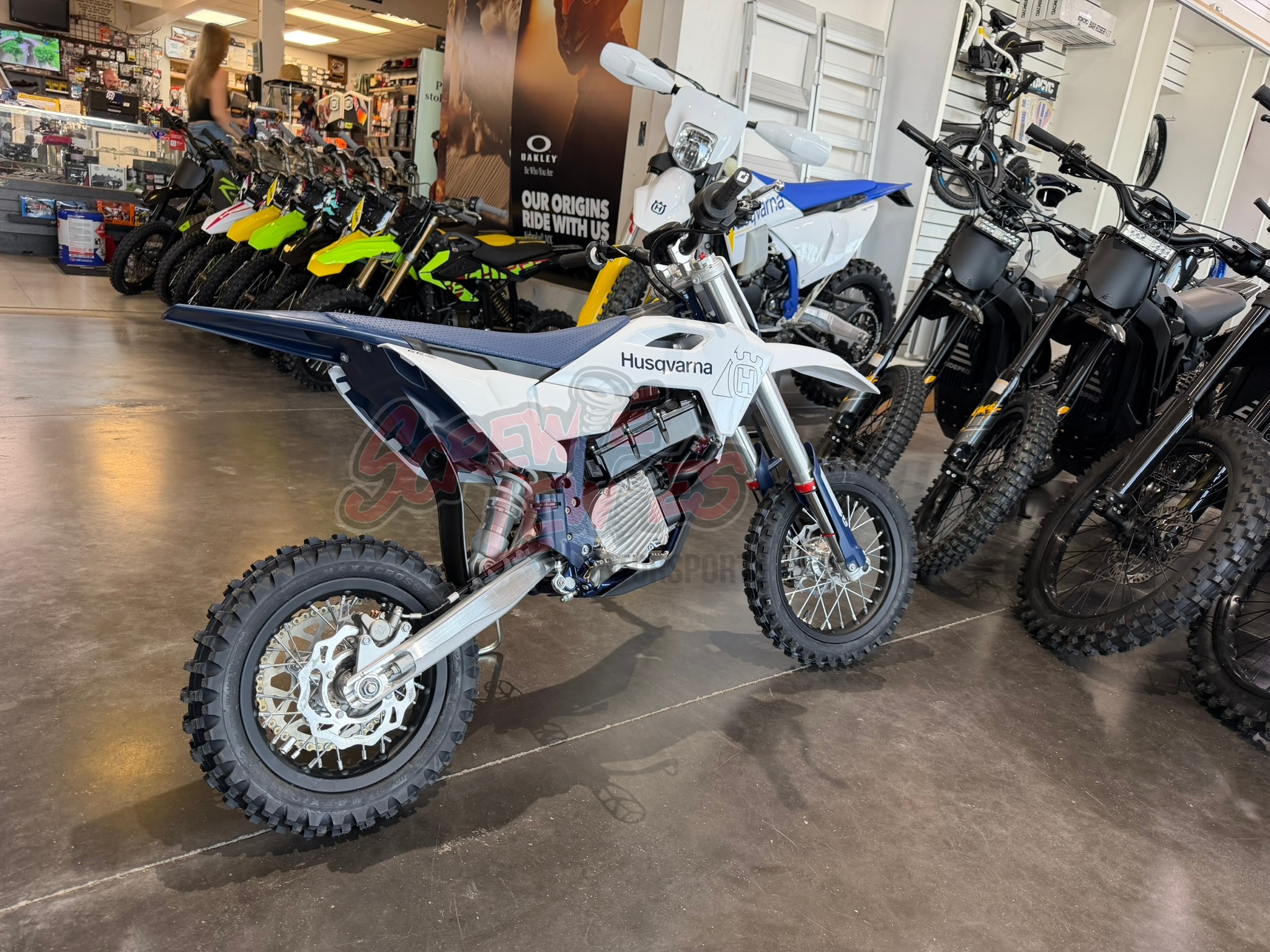 2027 Husqvarna EE 5 - Image 3