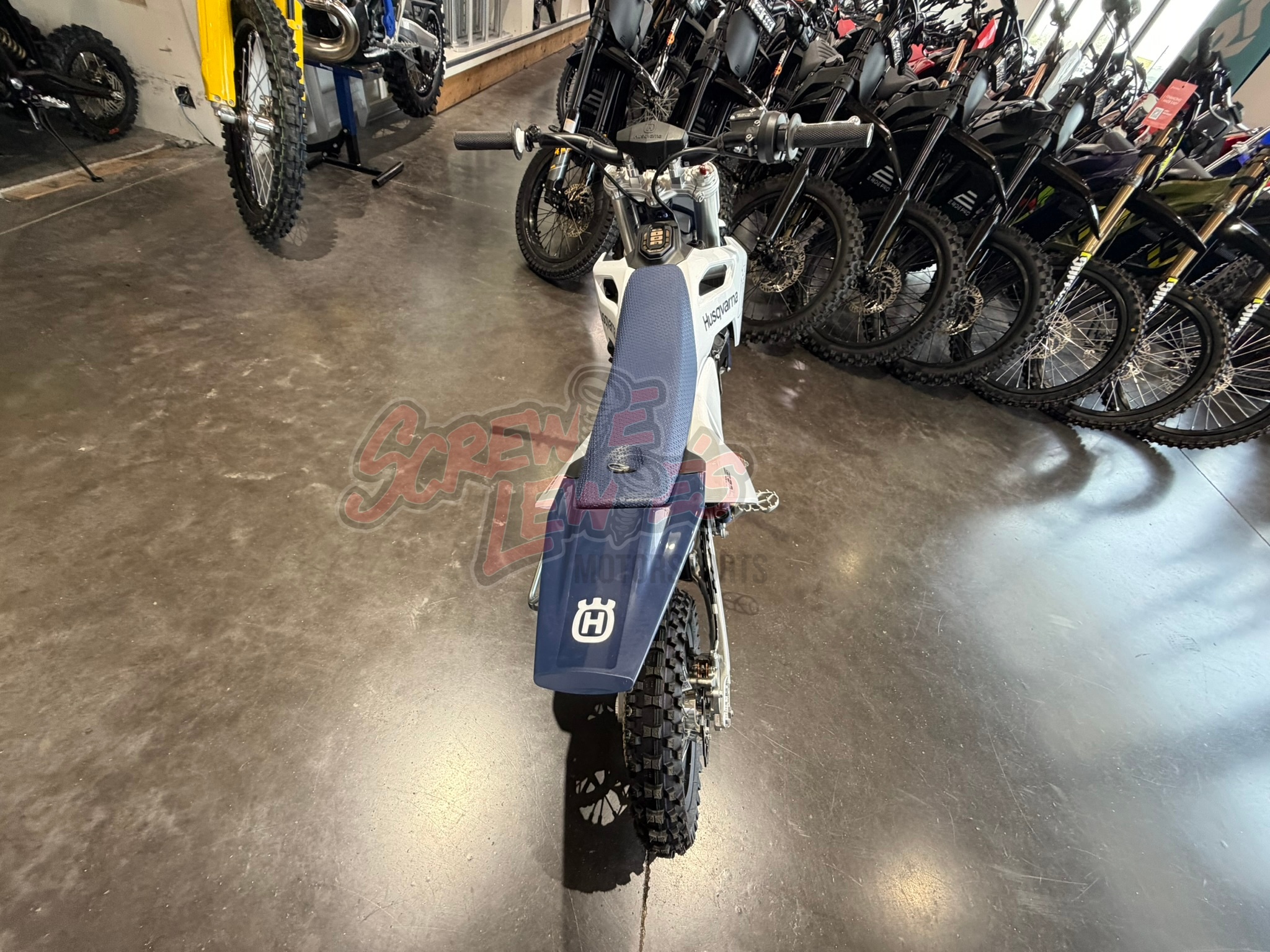 2027 Husqvarna EE 5 - Image 8