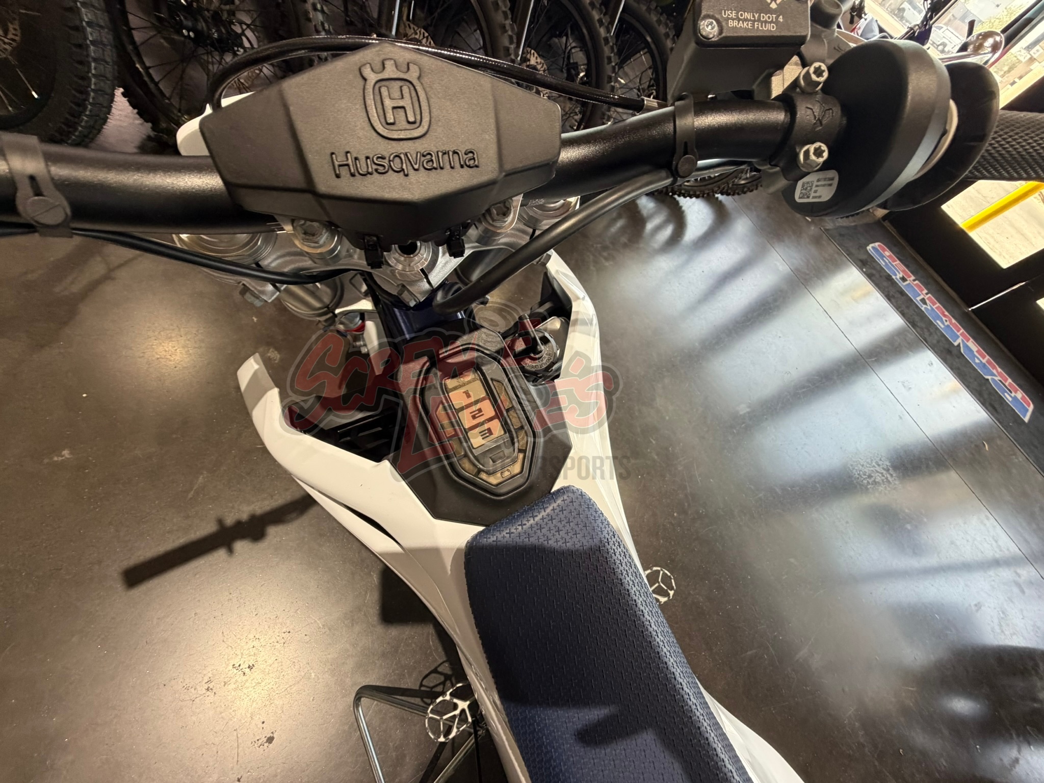 2027 Husqvarna EE 5 - Image 9