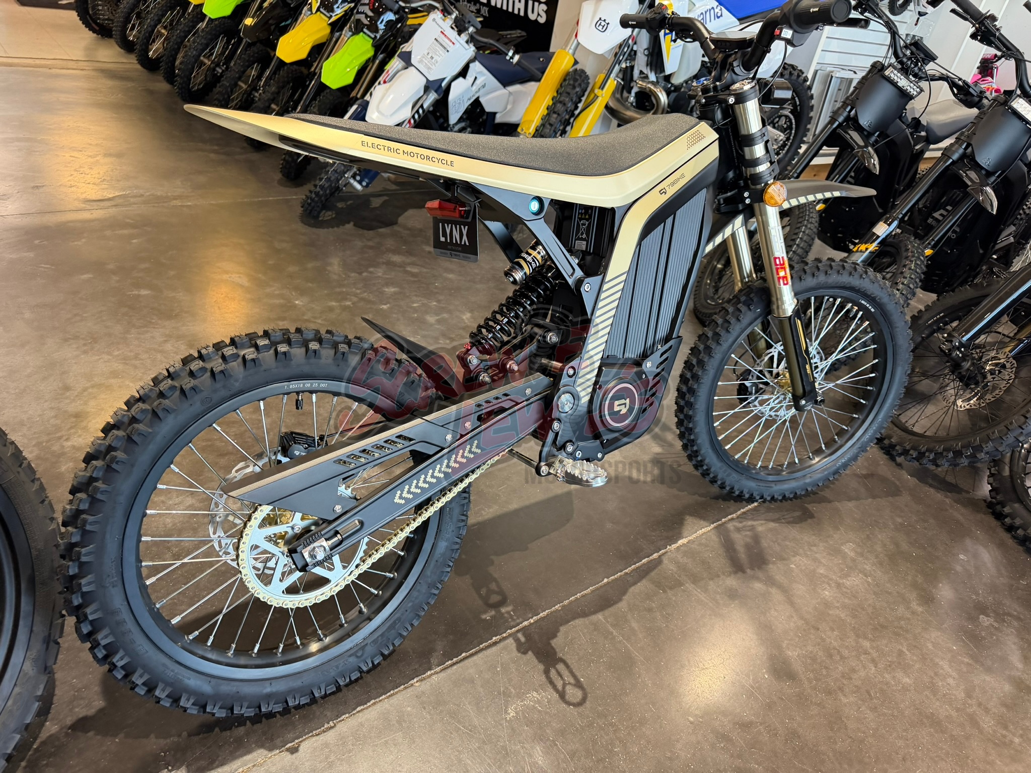 79Bike Lynx Black & Gold - Image 3