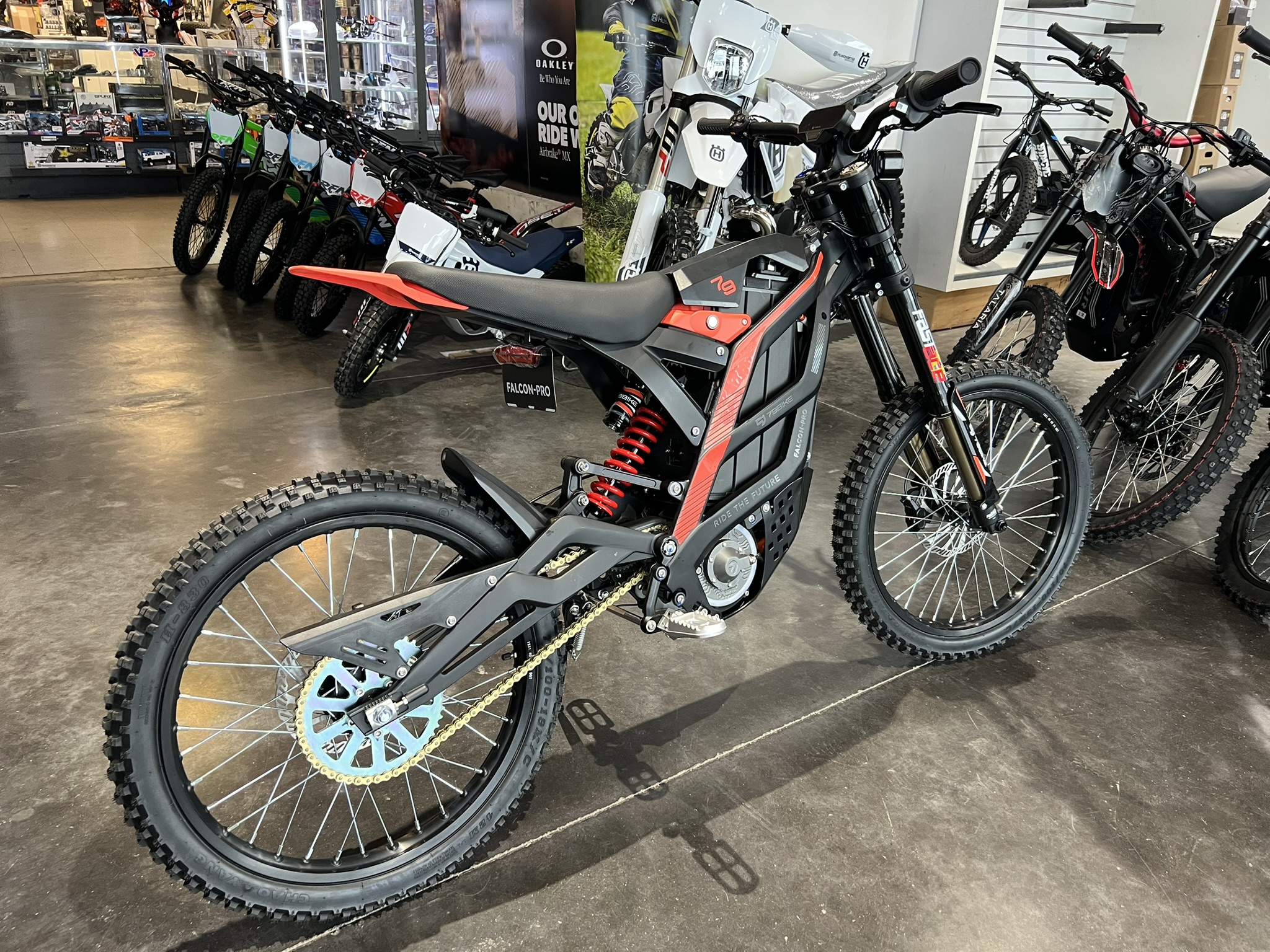 79Bike Falcon Pro - Red - Image 3