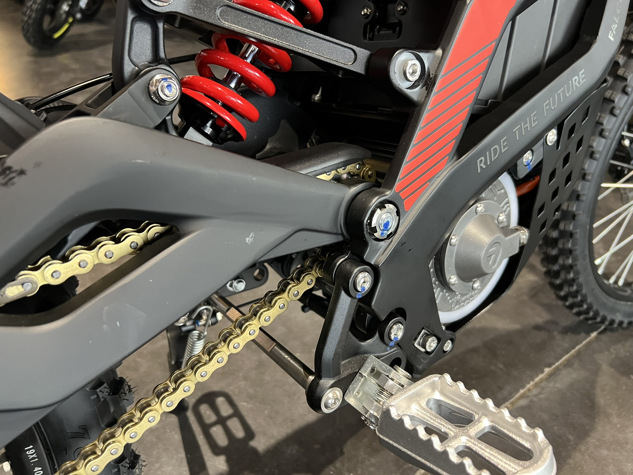 79Bike Falcon Pro - Red - Image 8
