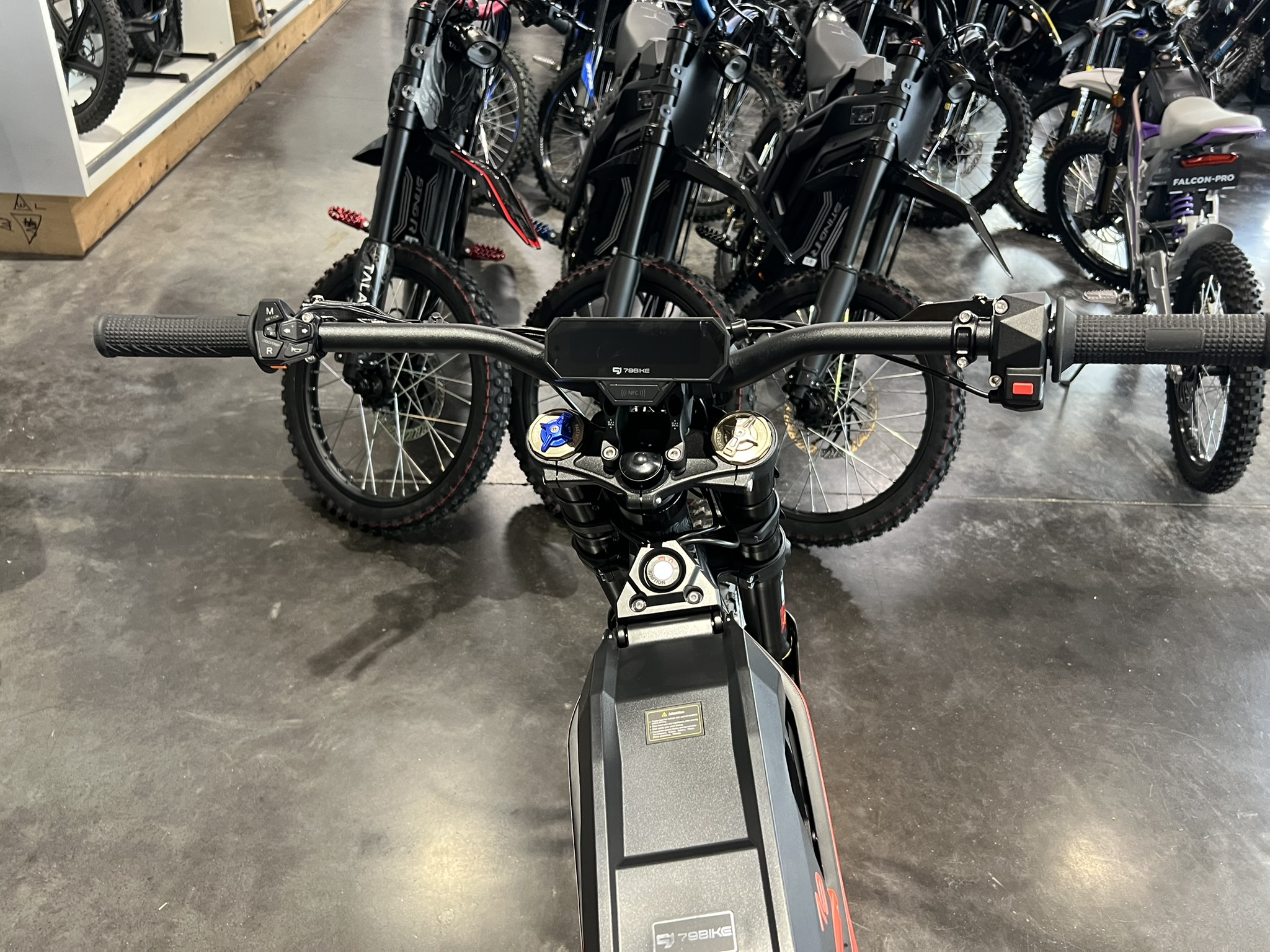 79Bike Falcon Pro - Red - Image 10