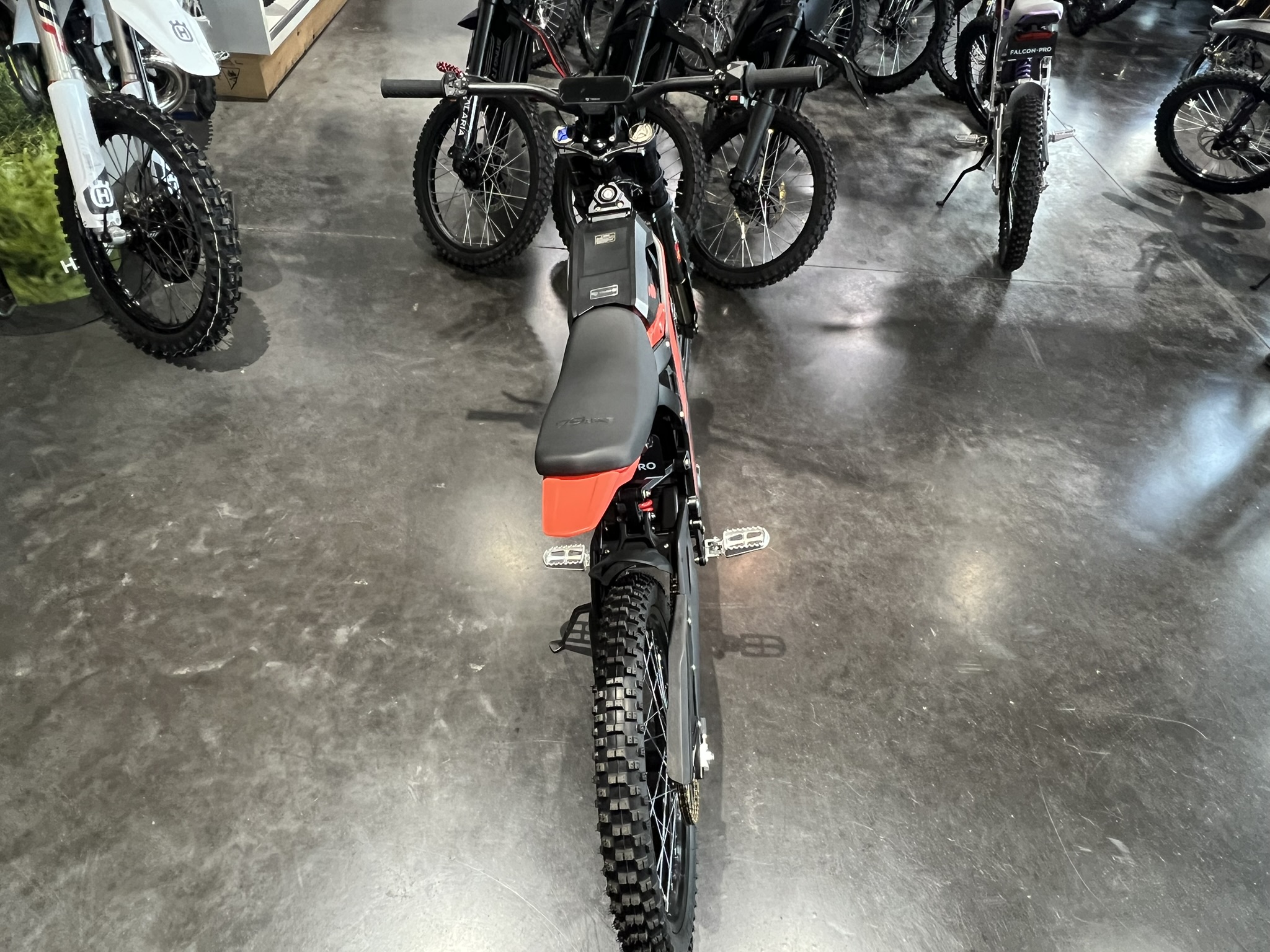 79Bike Falcon Pro - Red - Image 11