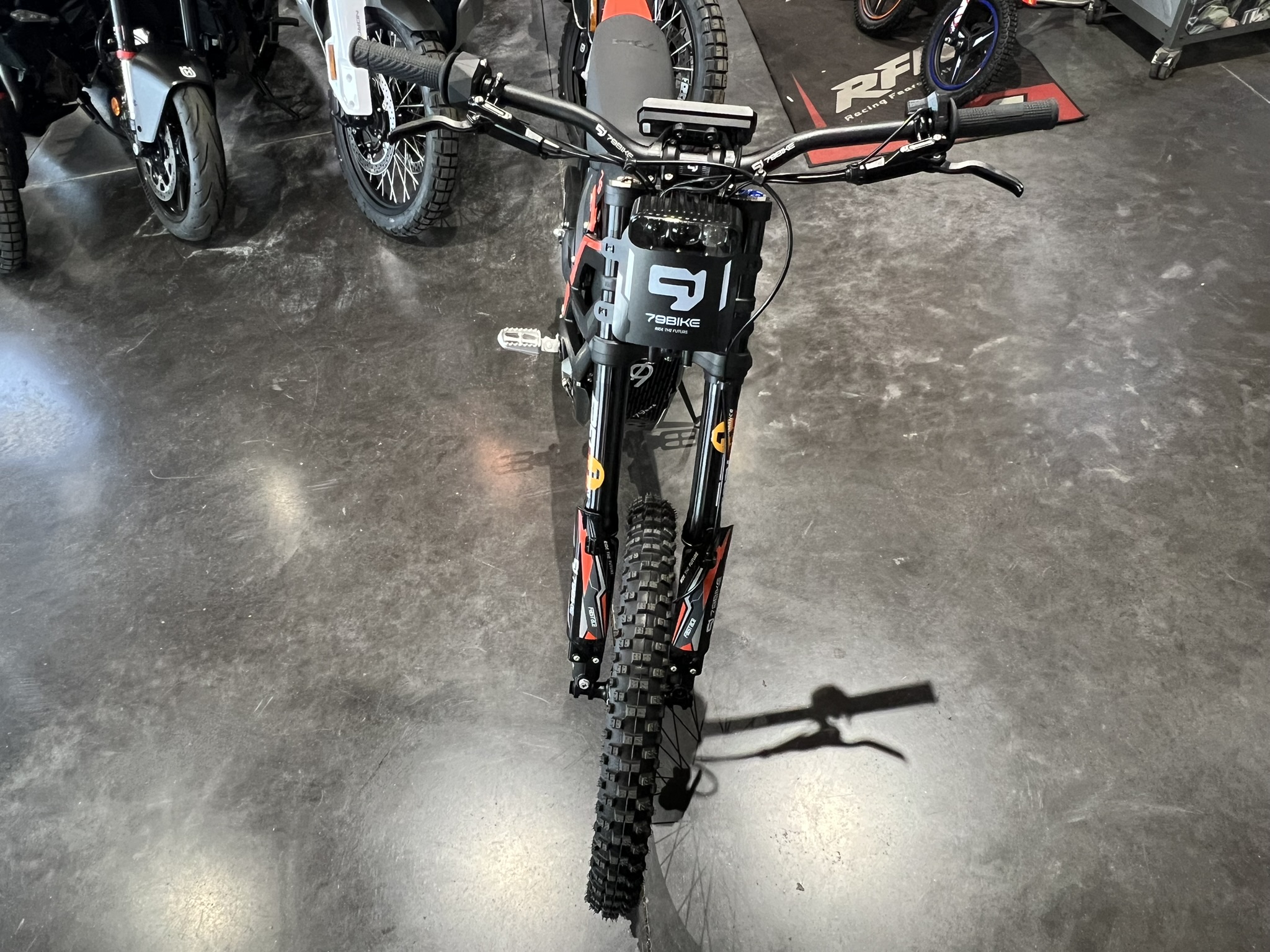 79Bike Falcon Pro - Red - Image 12