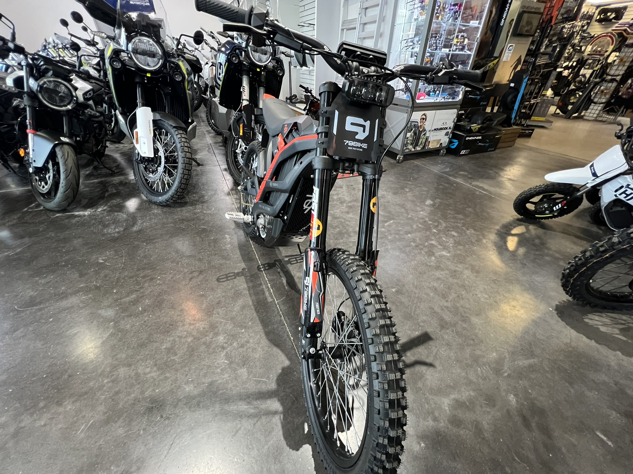 79Bike Falcon Pro - Red - Image 15