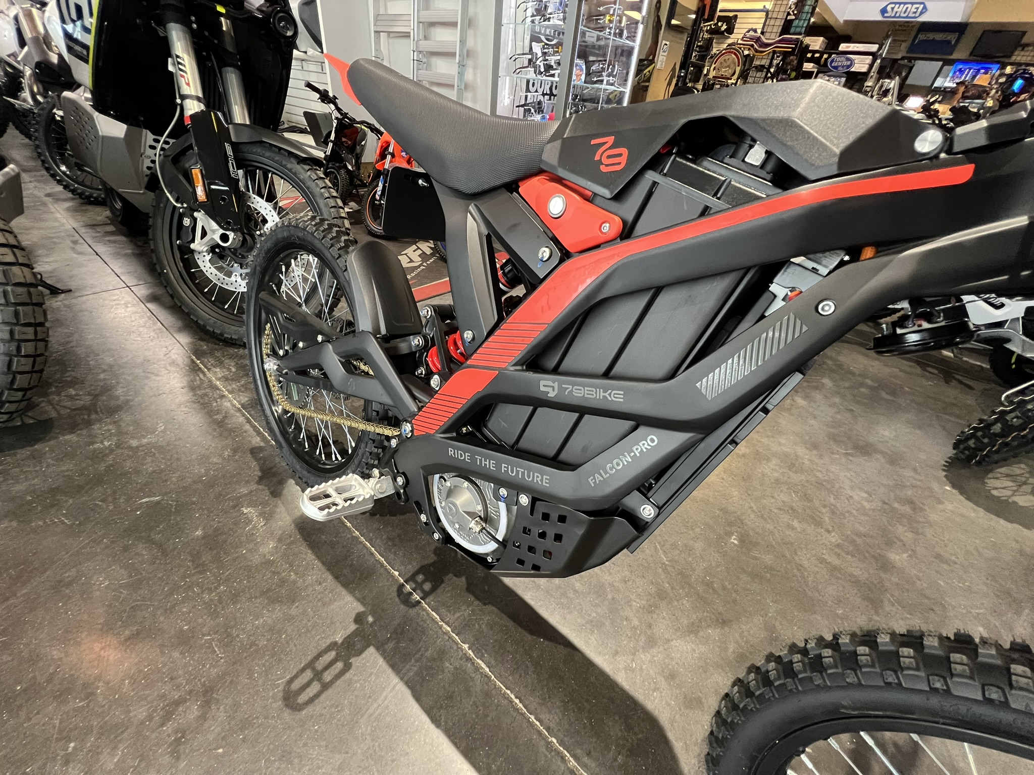 79Bike Falcon Pro - Red - Image 16
