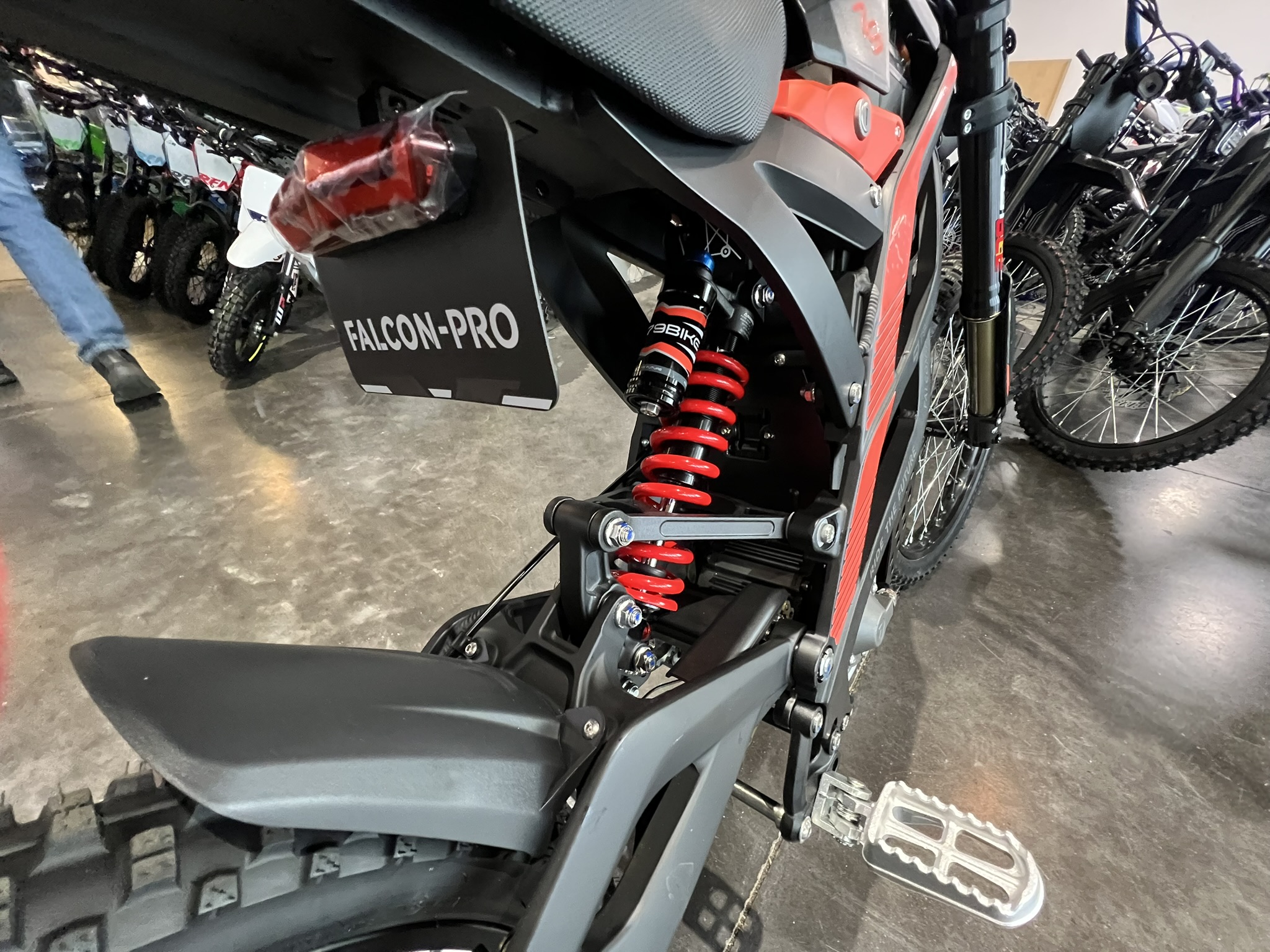 79Bike Falcon Pro - Red - Image 18