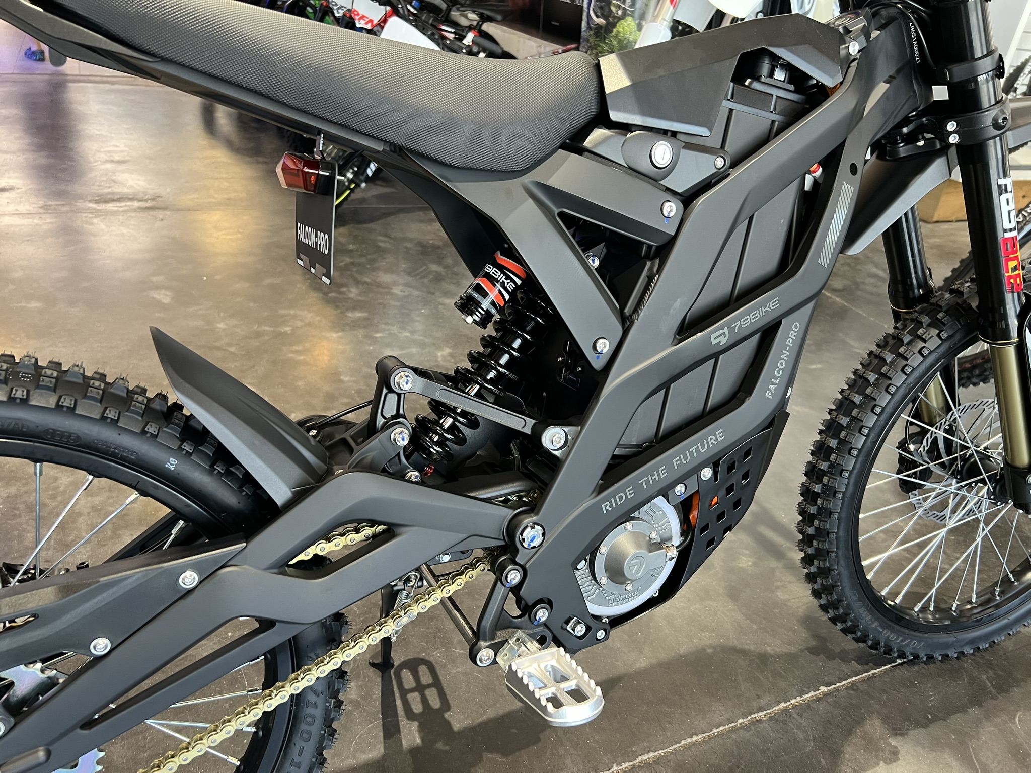 79Bike Falcon Pro - Black - Image 14
