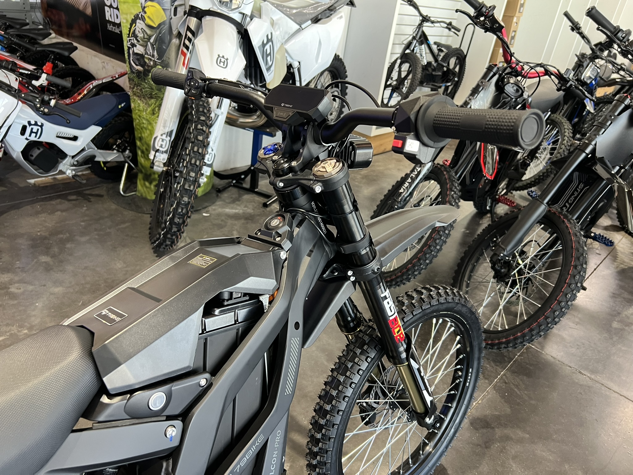 79Bike Falcon Pro - Black - Image 12