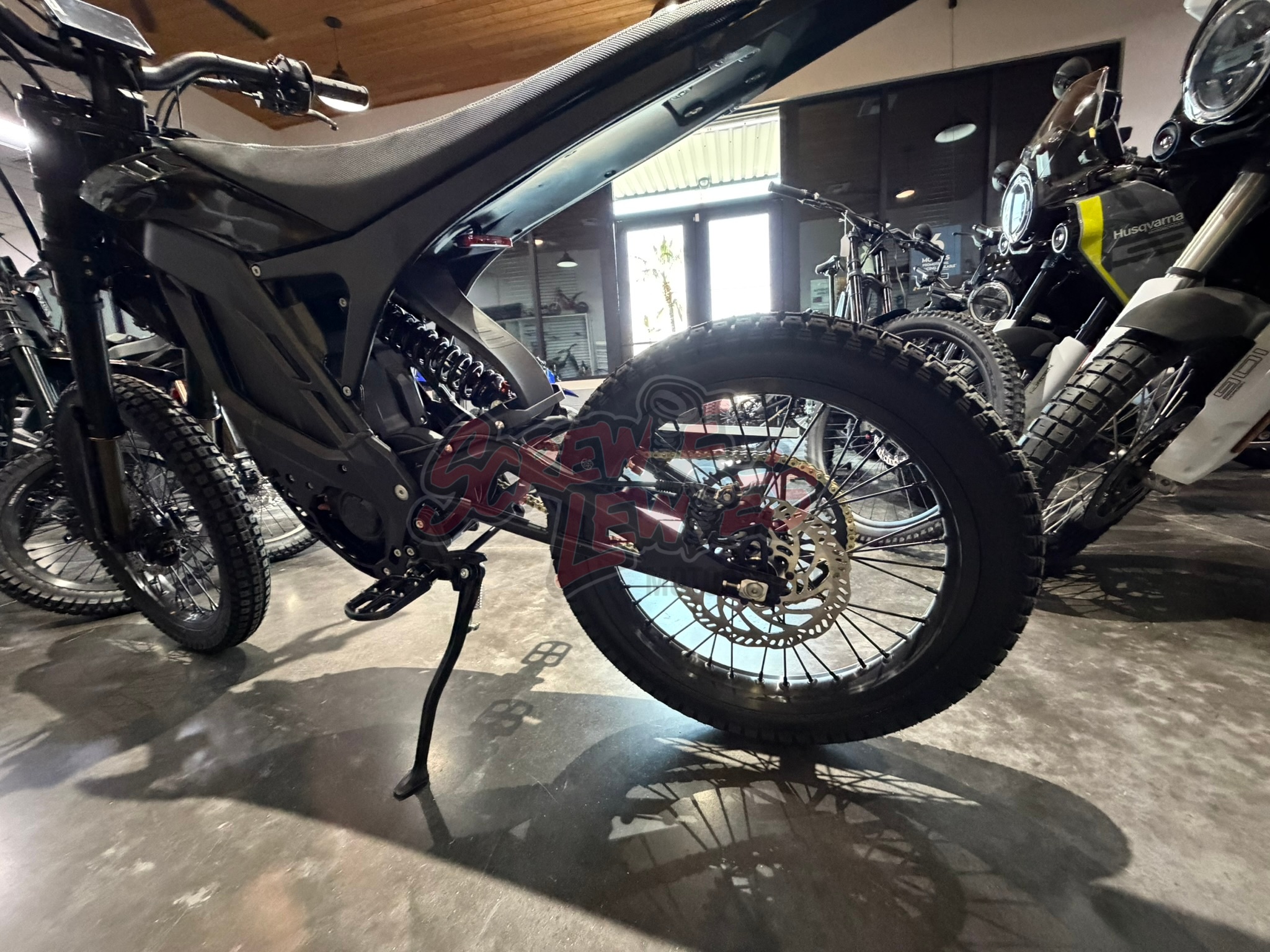 2027 E Ride Pro 3.0 Long Seat - Image 10