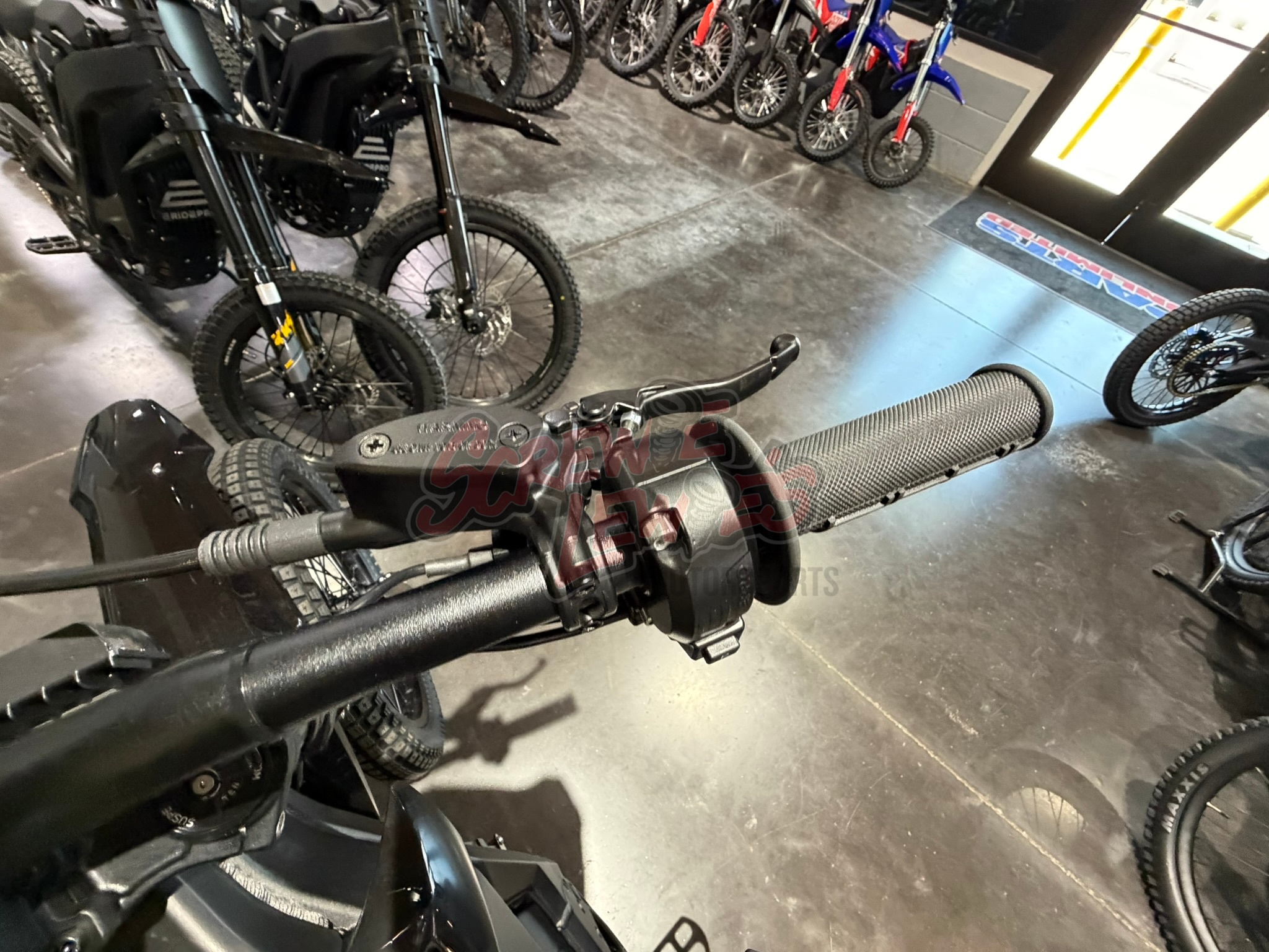 2027 E Ride Pro 3.0 Long Seat - Image 15