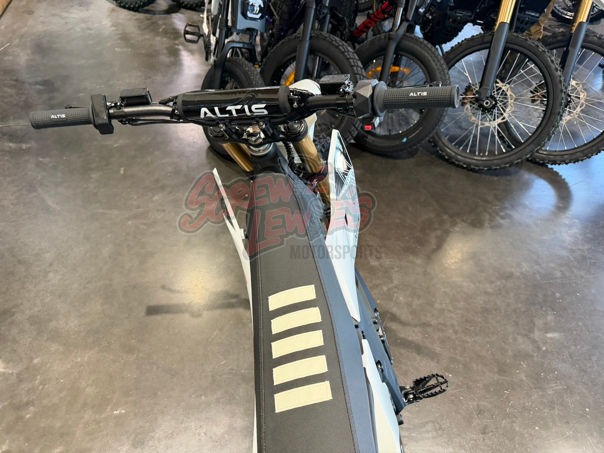Altis Delta S White - Image 6