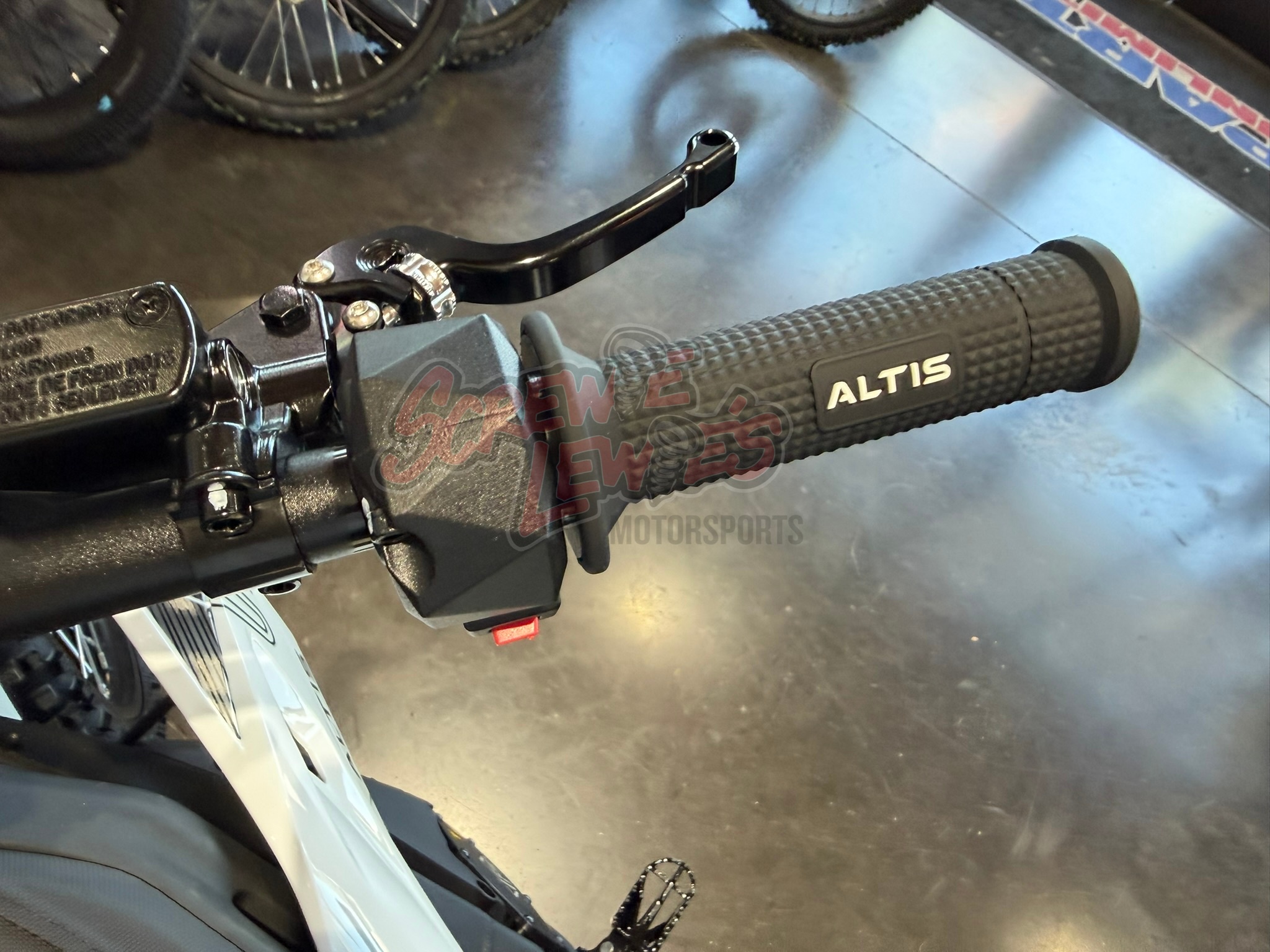 Altis Delta S White - Image 11