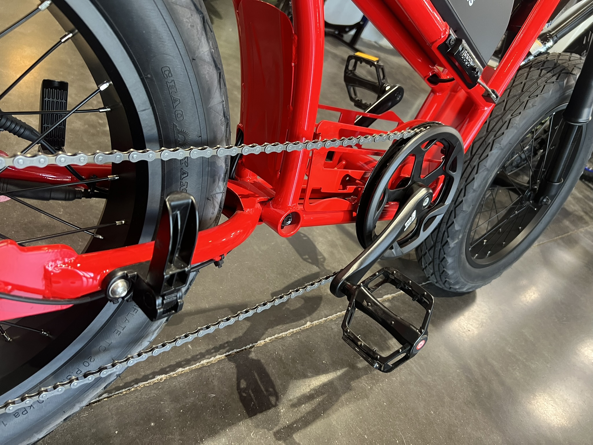 Panthro E-Bike red chain