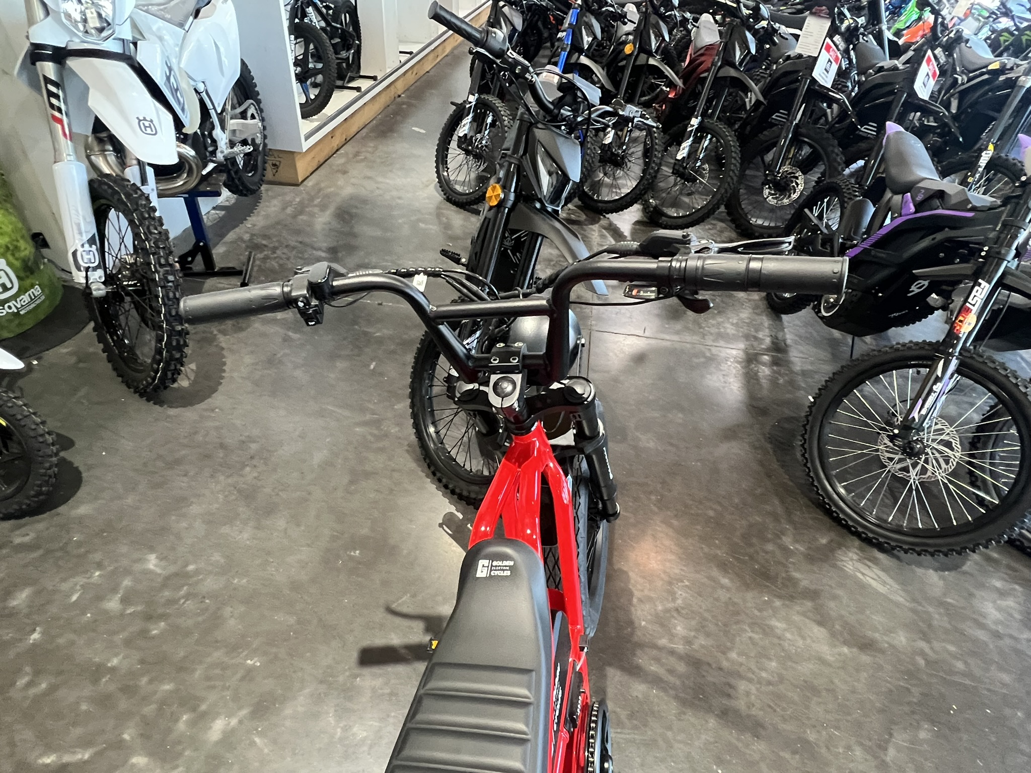 Panthro E-Bike red handlebar