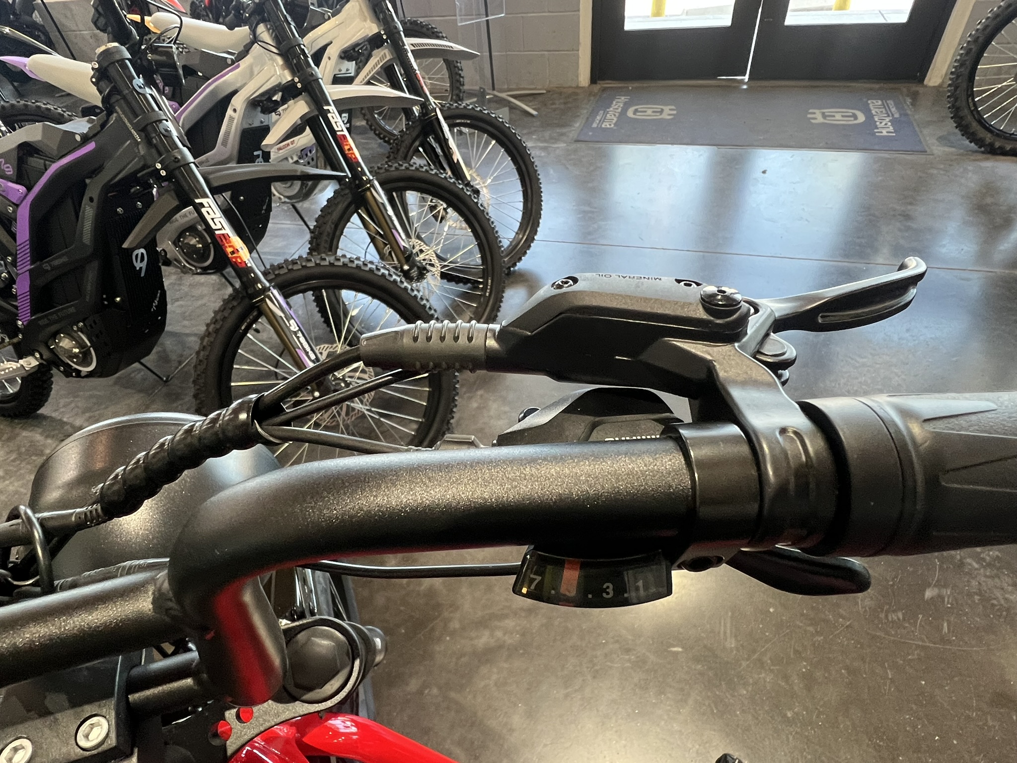 Panthro E-Bike red display