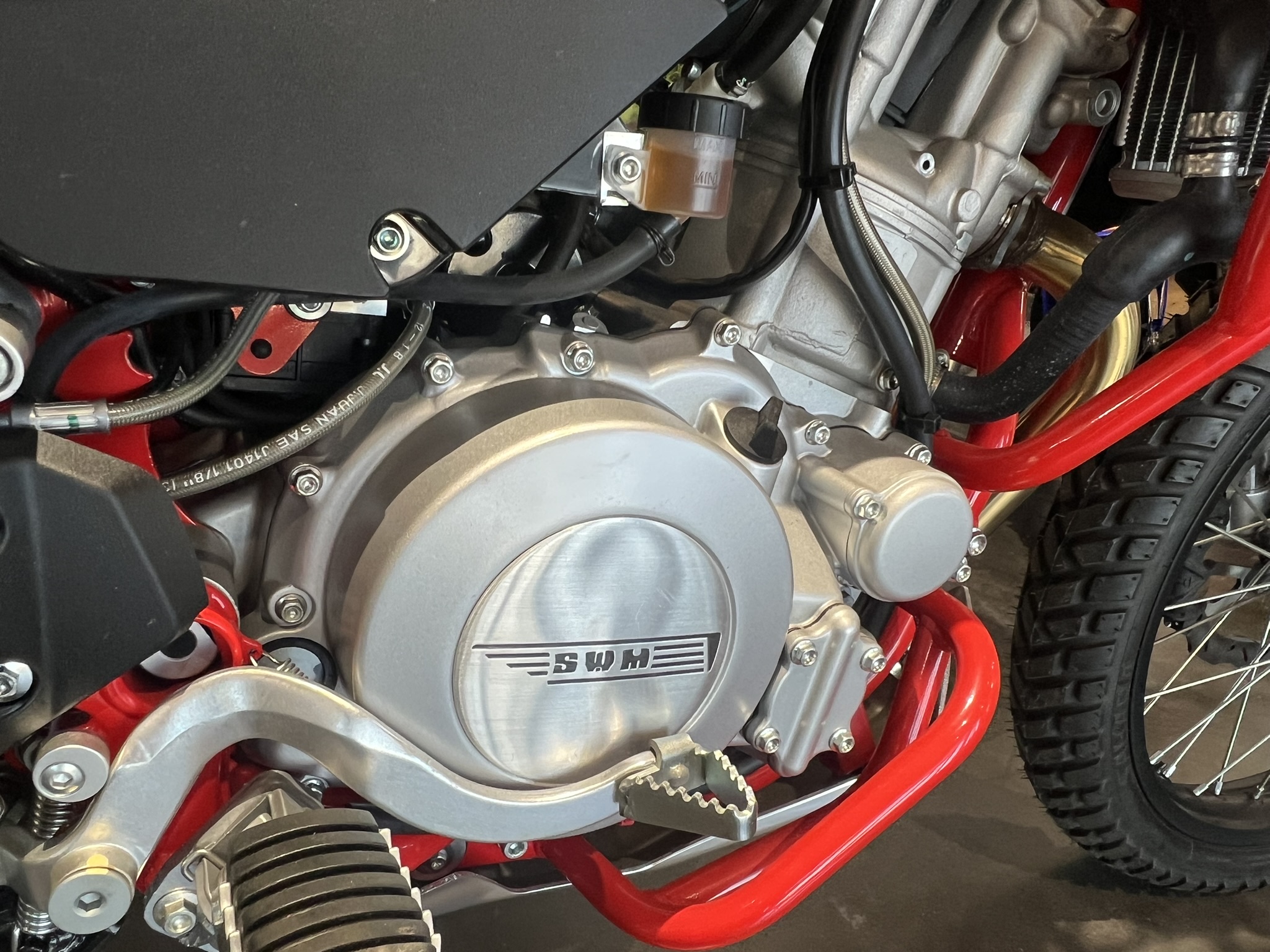 2021_SWM_SuperDual_X600_ engine