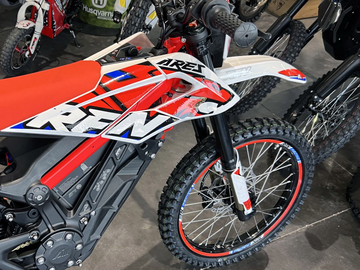 Front Wheel RFN White and Red Deluxe E Dirt Bike