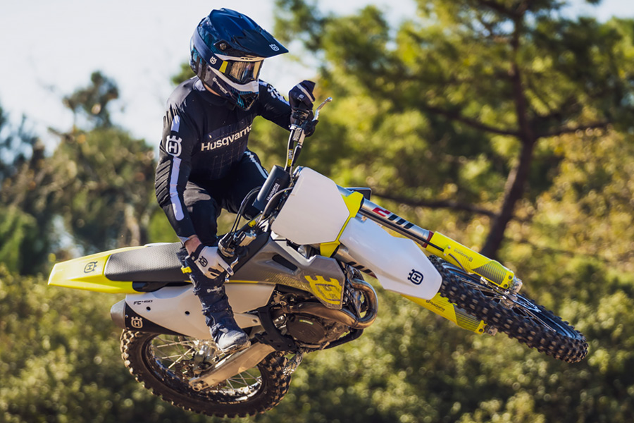 2024 Husqvarna FC 450 4-stroke action-3