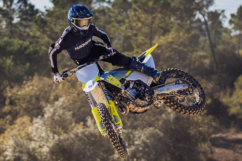 2024 Husqvarna FC 450 Action 2 2024 Husqvarna FC 450 Action 2
