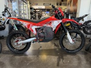 Arctic Leopard EXE 880 Enduro