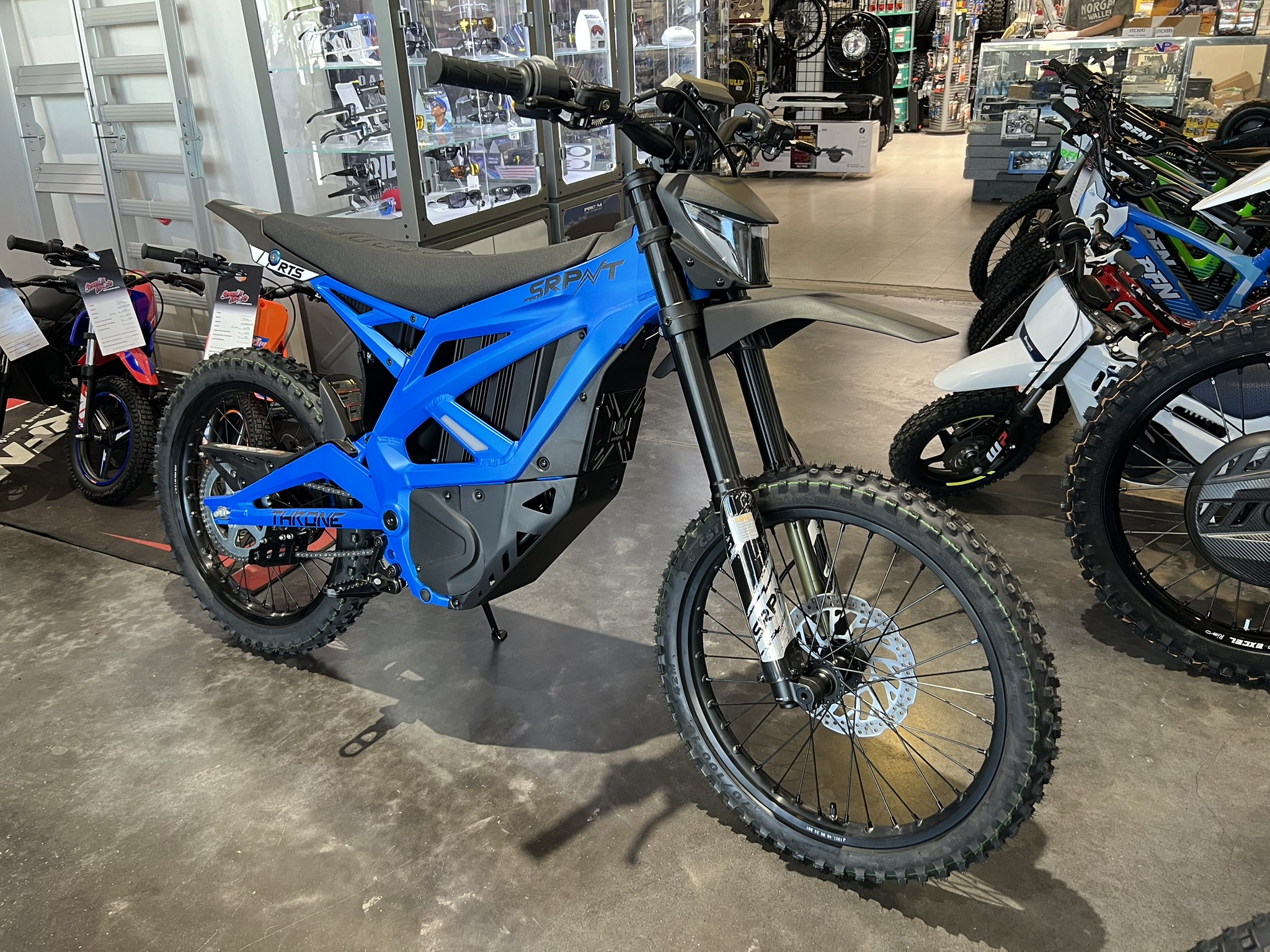 Throne Srpnt midnight blue front side profile