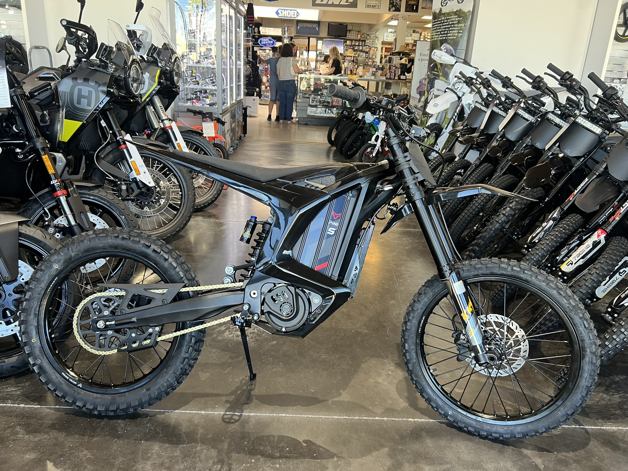 Arctic Leopard XE Pro S - Screwie Lewie's Motorsports