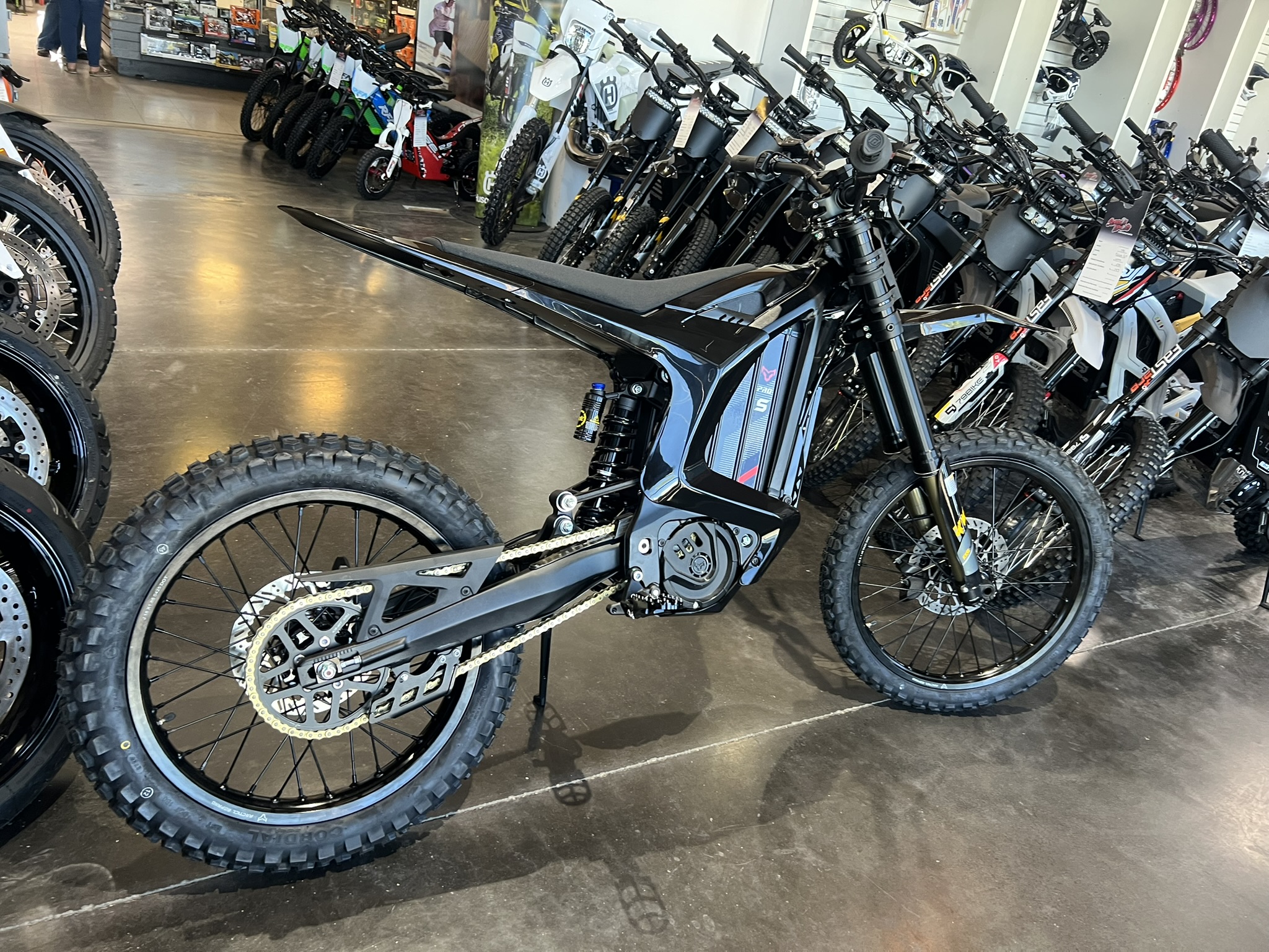 Arctic Leopard XE Pro S - Screwie Lewie's Motorsports