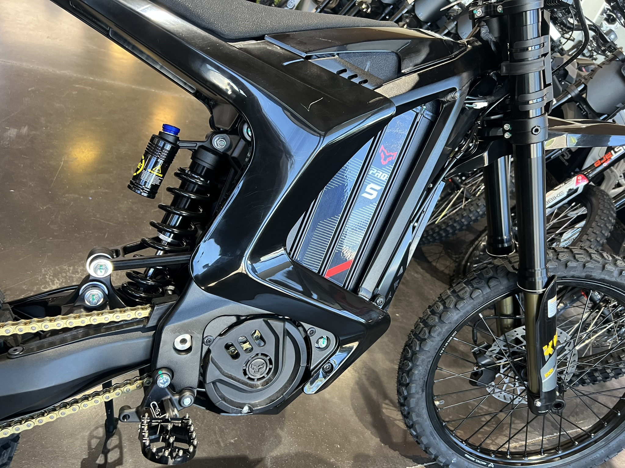 Arctic Leopard XE Pro S - Screwie Lewie's Motorsports