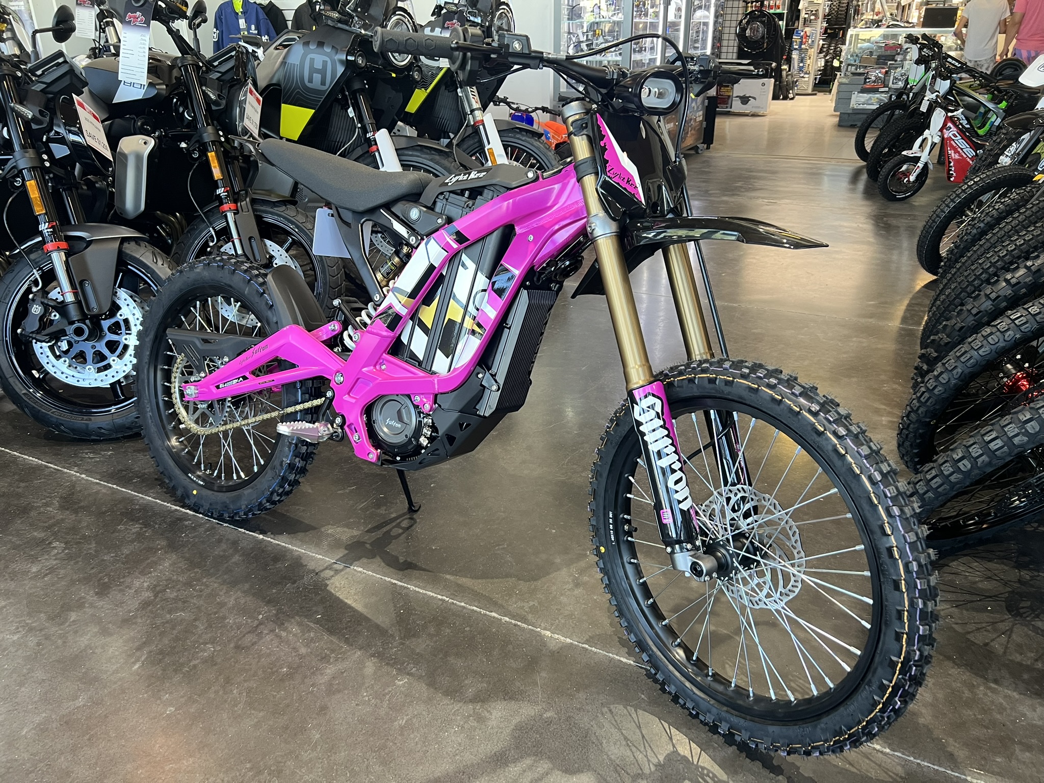 2025 Surron lbx neon pink front profile