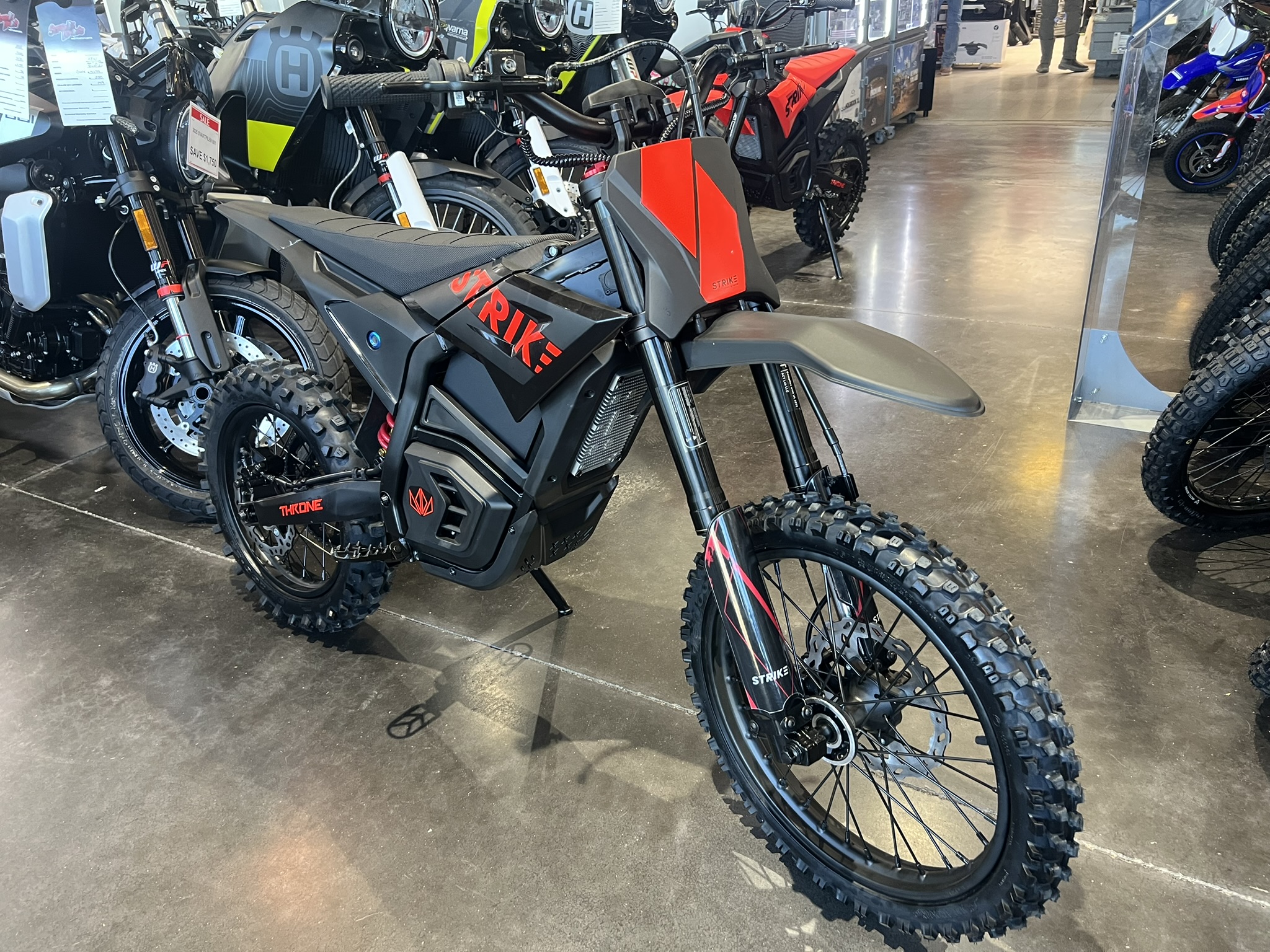 2025 strike shadow sx 60v 5kw 27ah electric pit bike front side profile