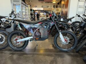 Arctic Leopard EXE 880 Enduro Black