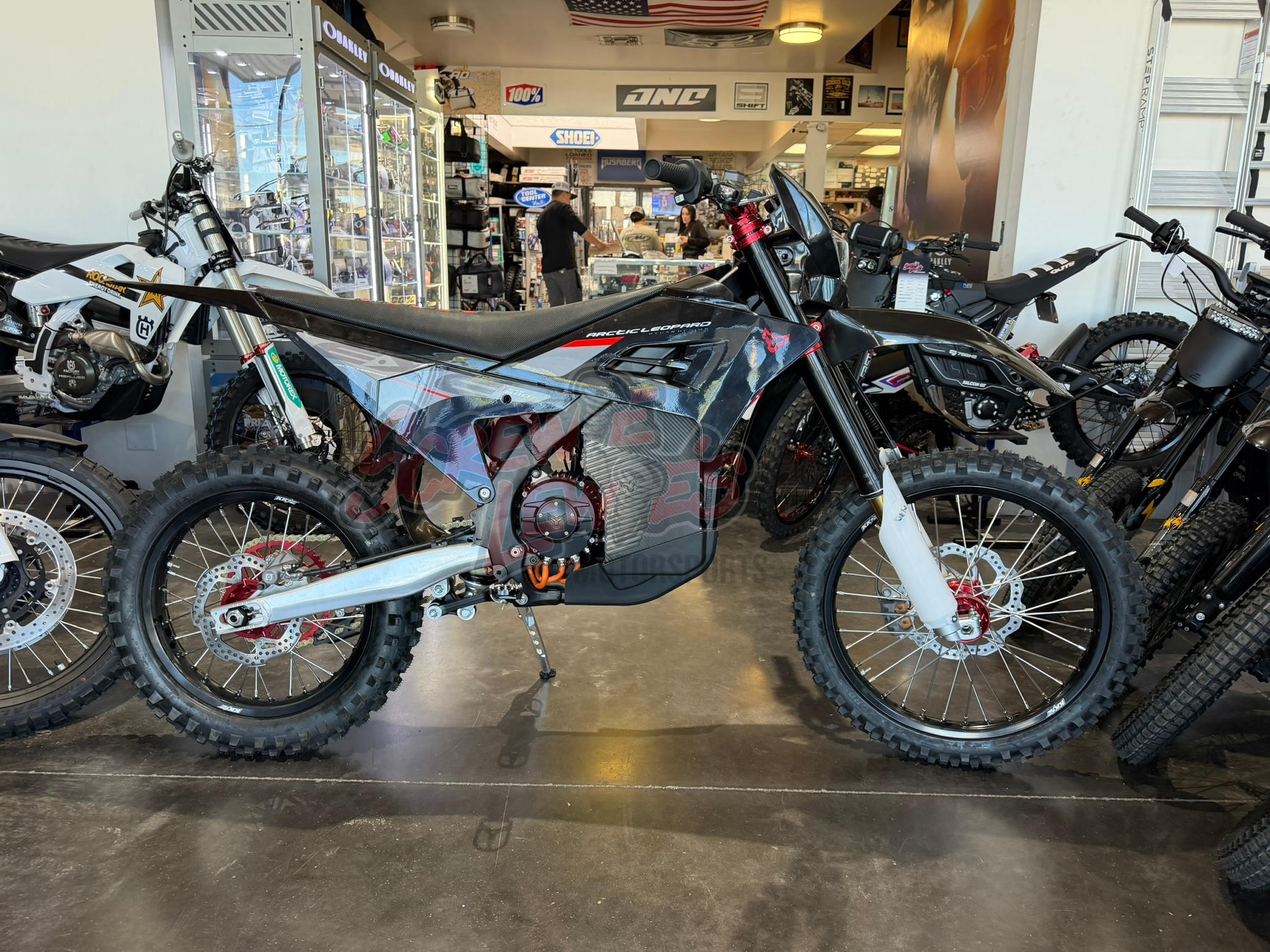 Arctic Leopard EXE 880 Enduro Black