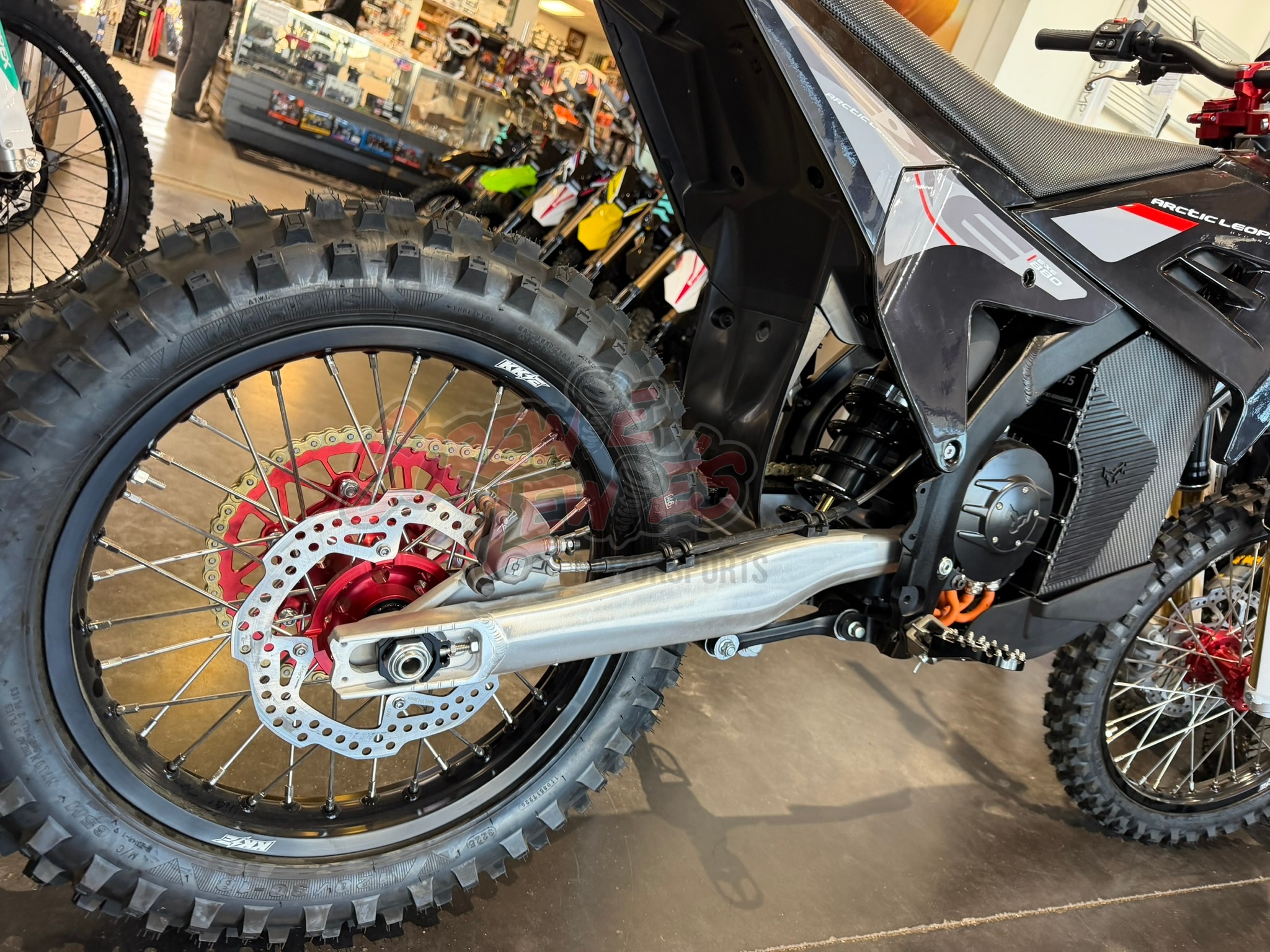 Arctic Leopard EXE 880 Enduro Black - Image 4